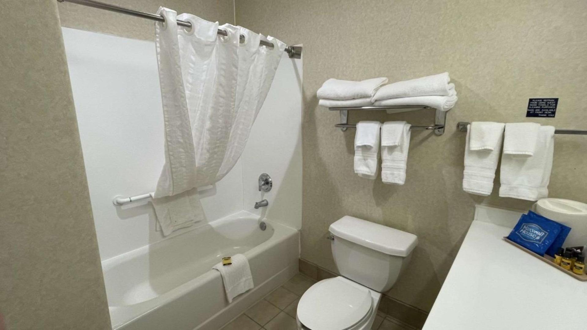 SureStay Hotel by Best Western Eureka photo 17