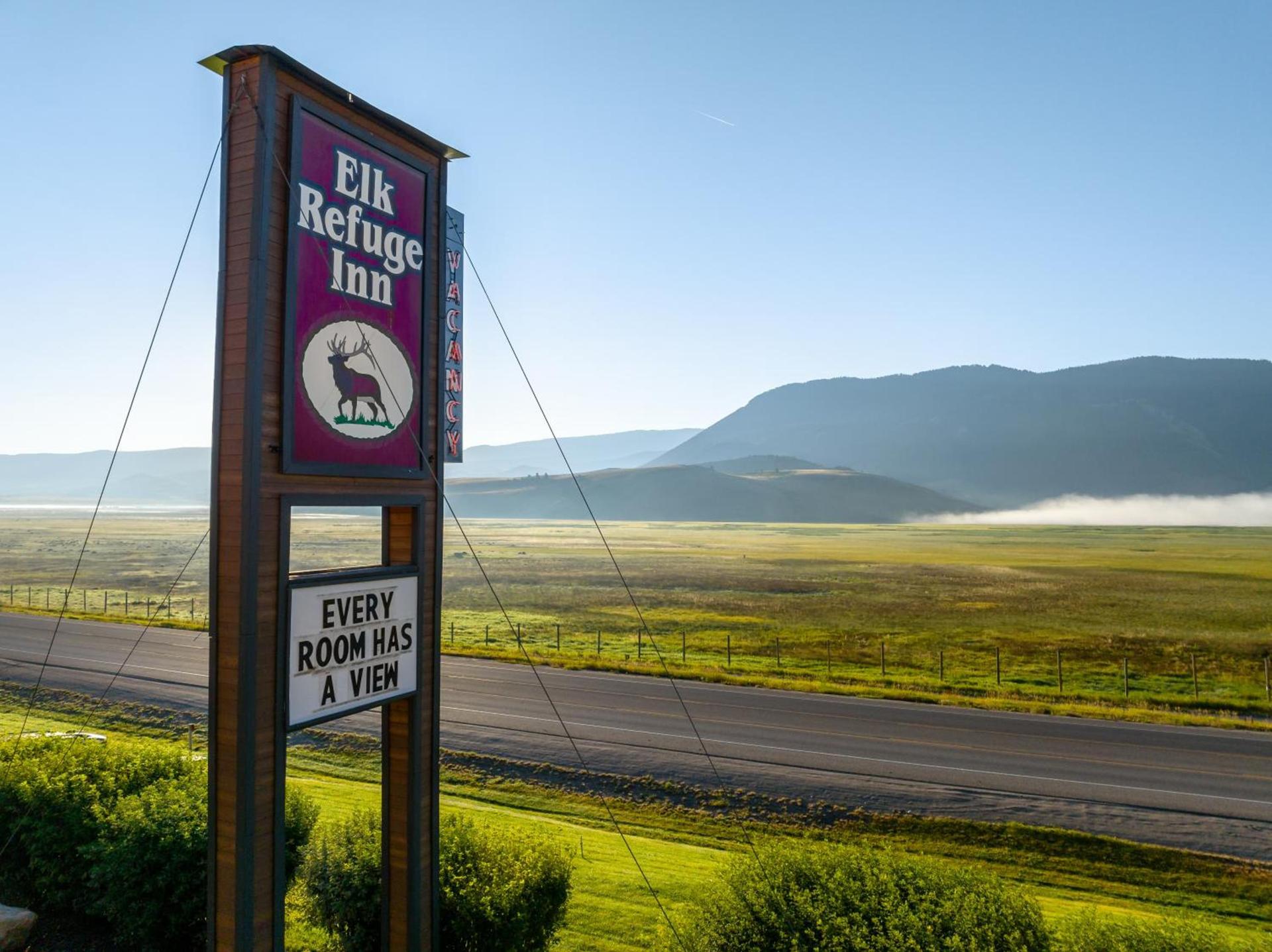 Elk Refuge Inn photo 40