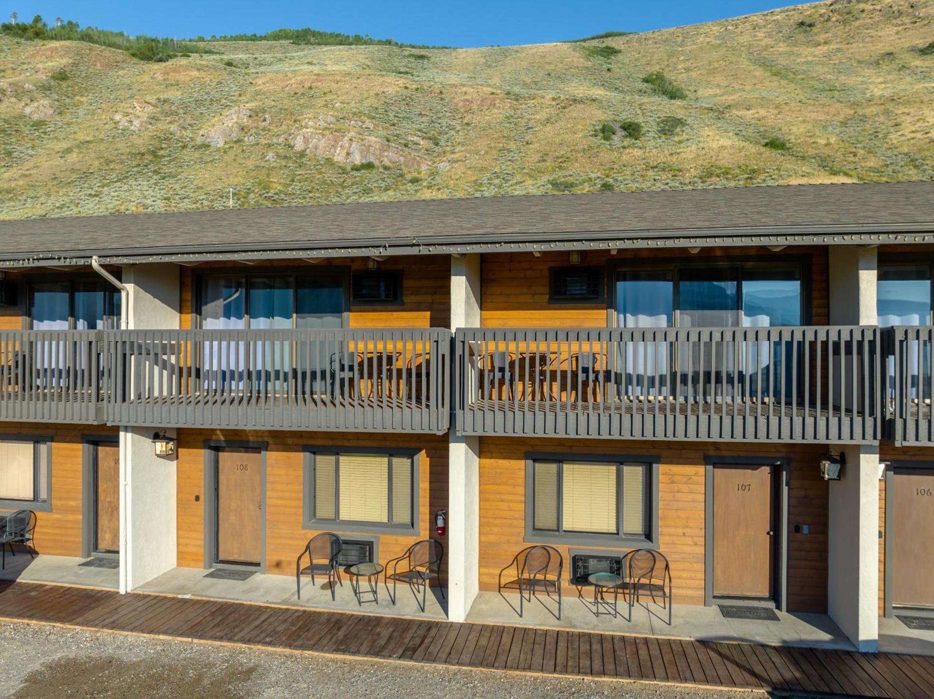 Elk Refuge Inn photo 26