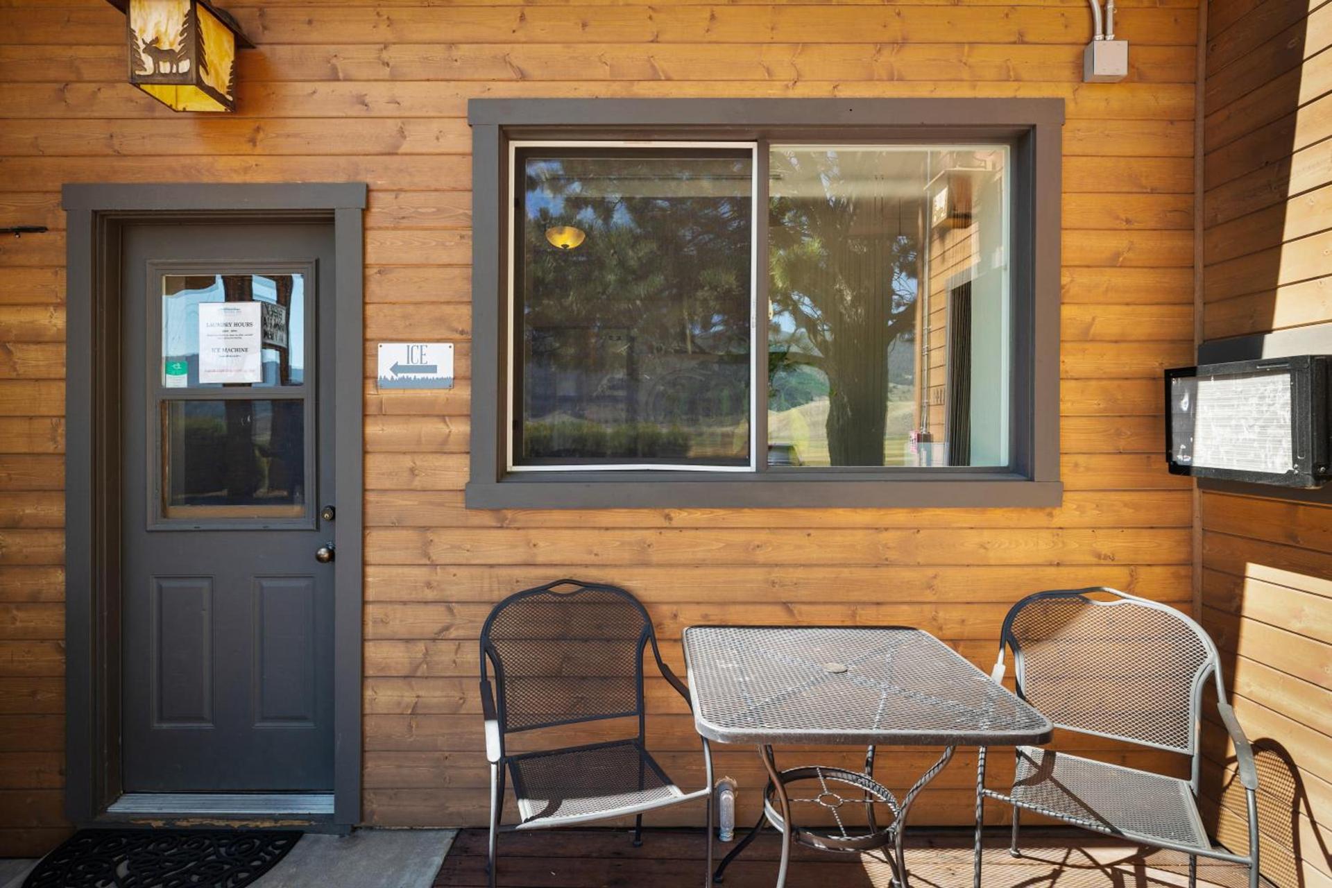 Elk Refuge Inn photo 49