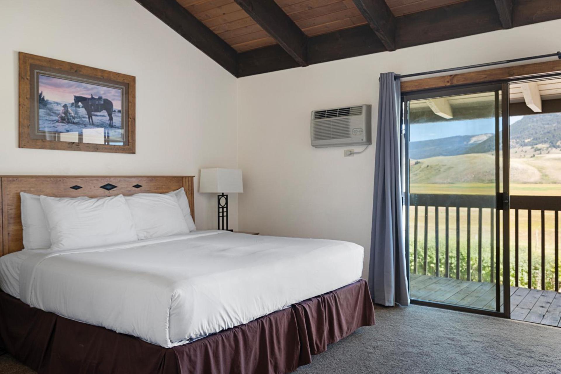 Elk Refuge Inn photo 4
