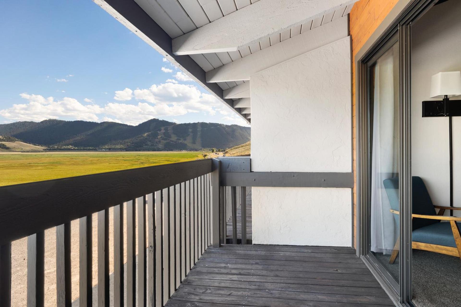 Elk Refuge Inn photo 68