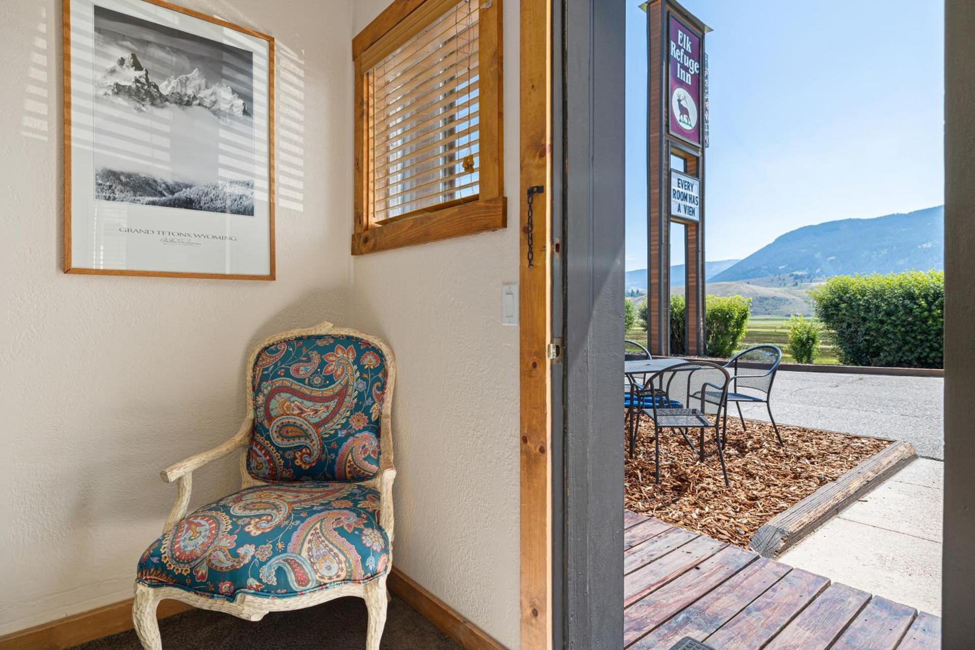 Elk Refuge Inn photo 75