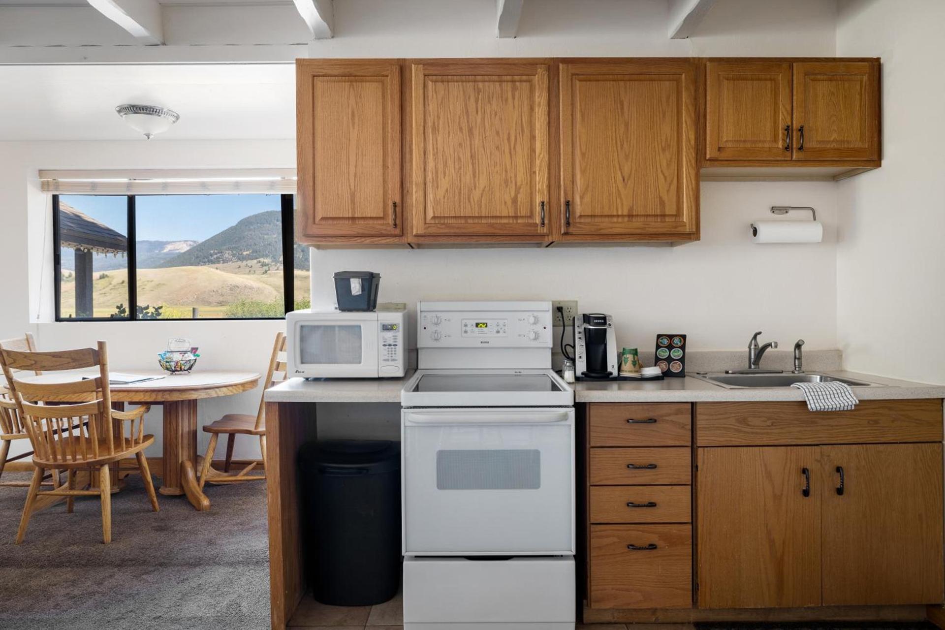 Elk Refuge Inn photo 84