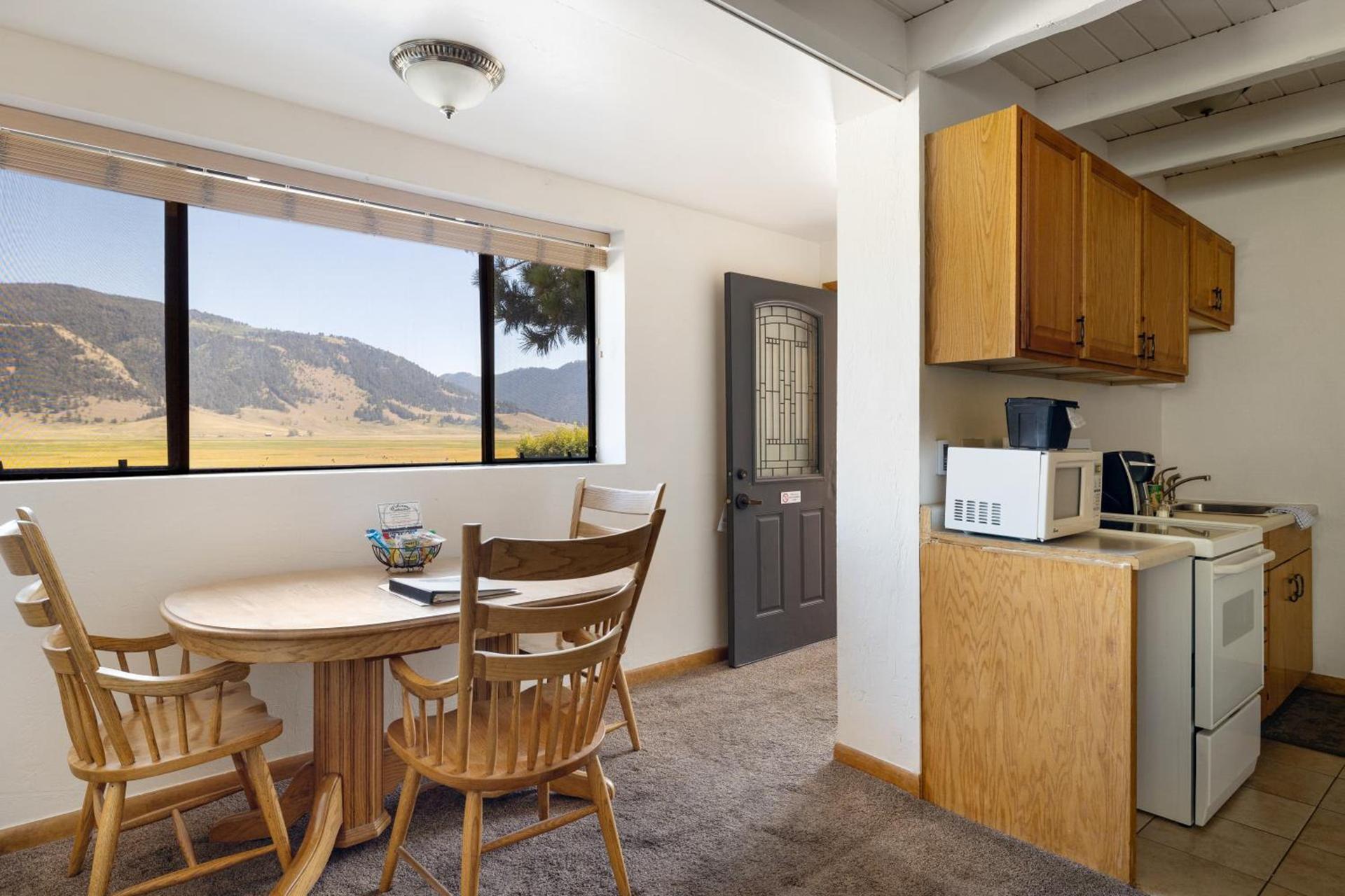 Elk Refuge Inn photo 80