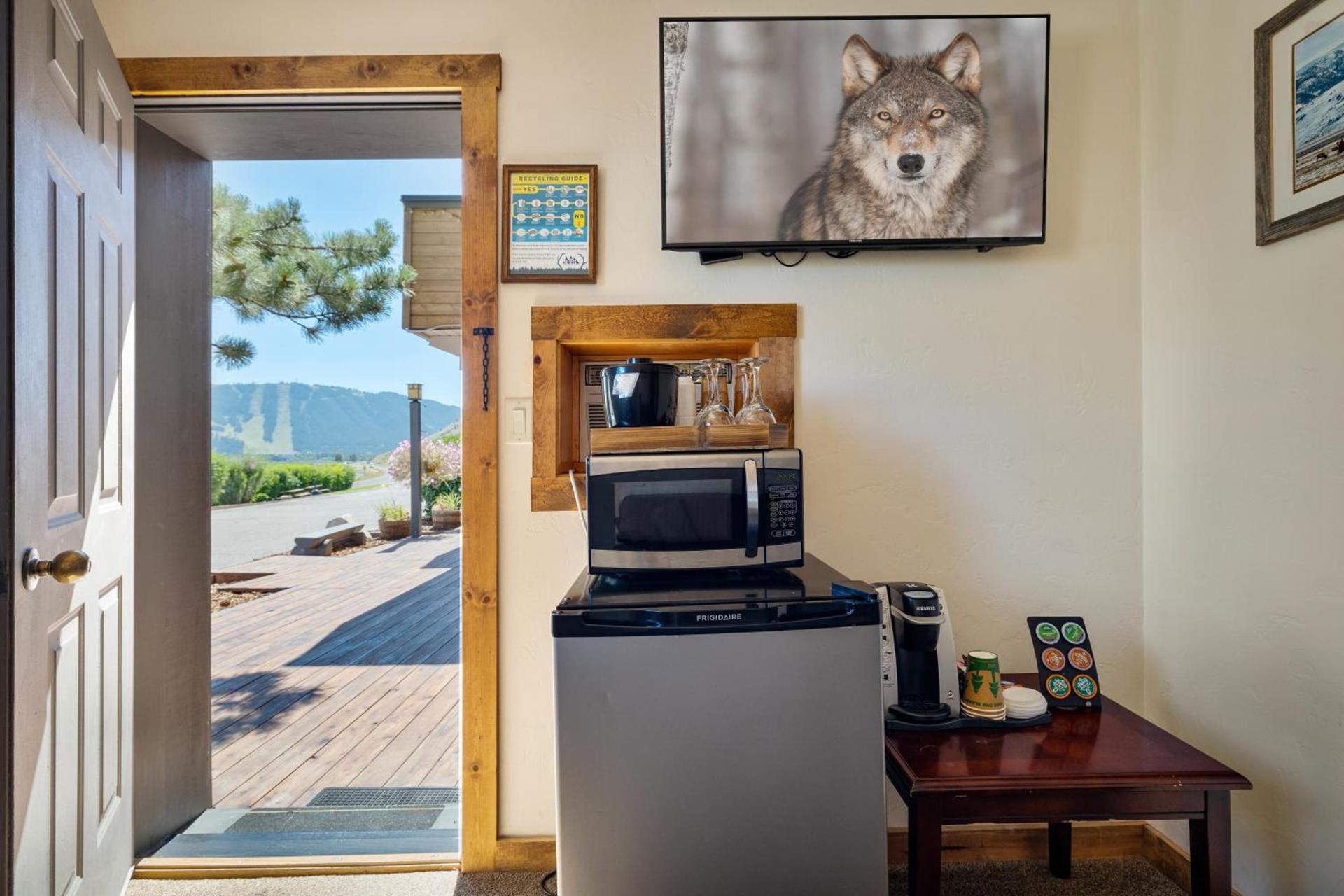 Elk Refuge Inn photo 12