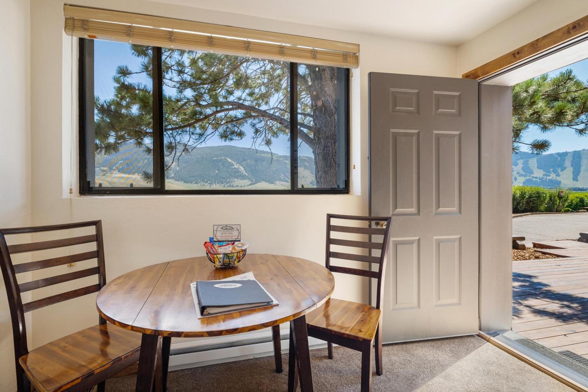 Elk Refuge Inn photo 88