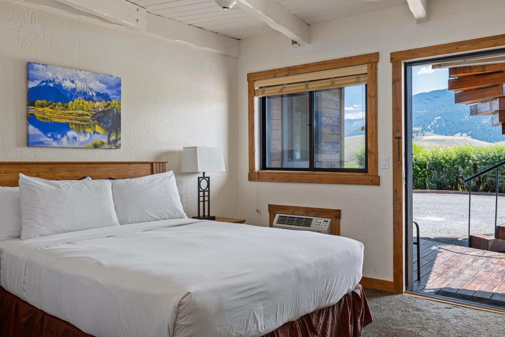 Elk Refuge Inn photo 2