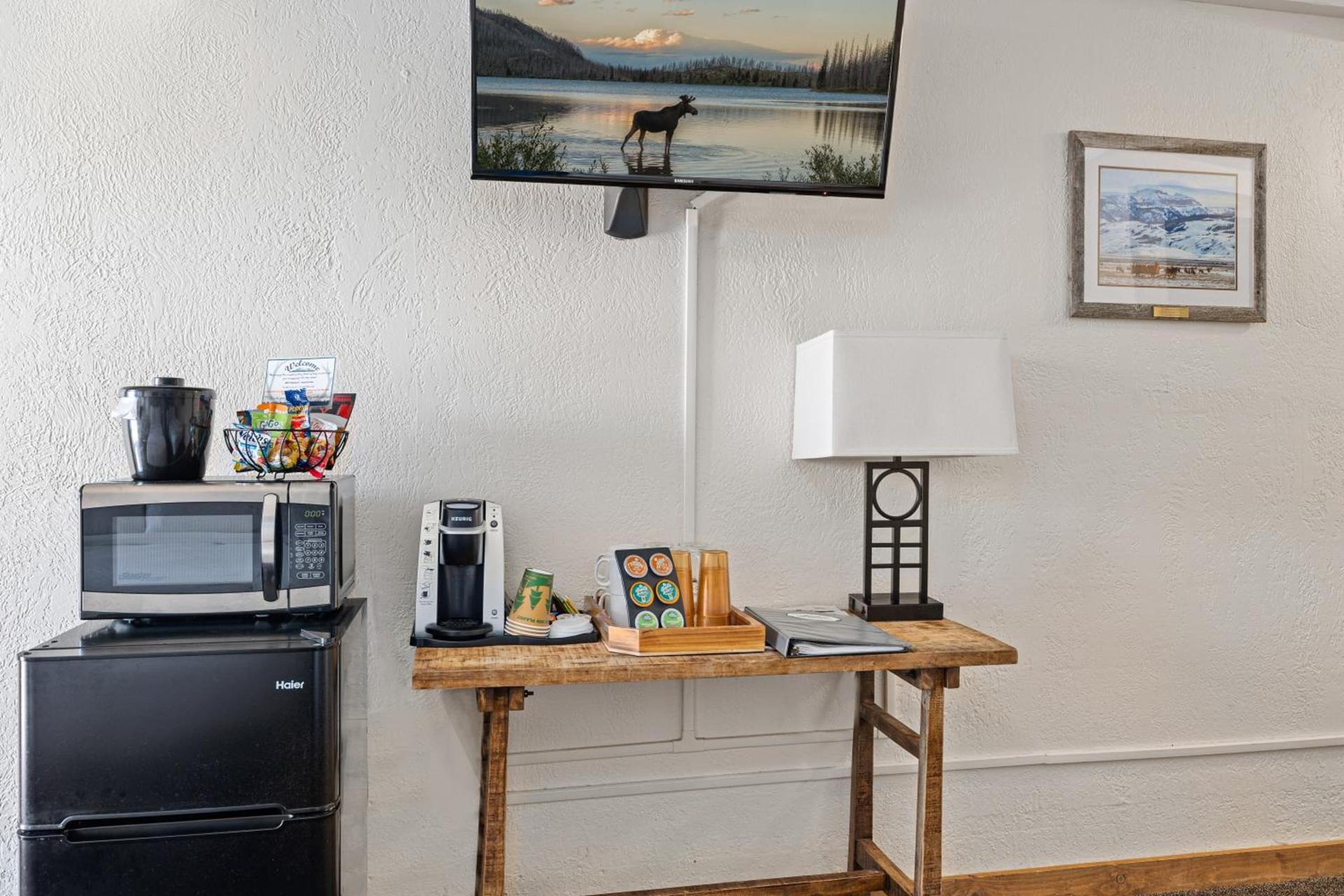 Elk Refuge Inn photo 93