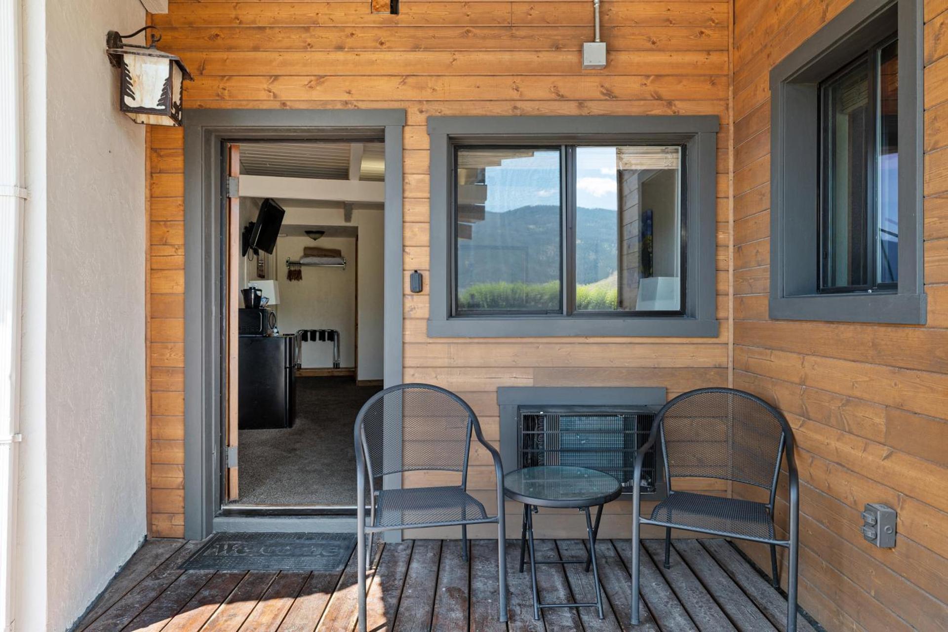 Elk Refuge Inn photo 89