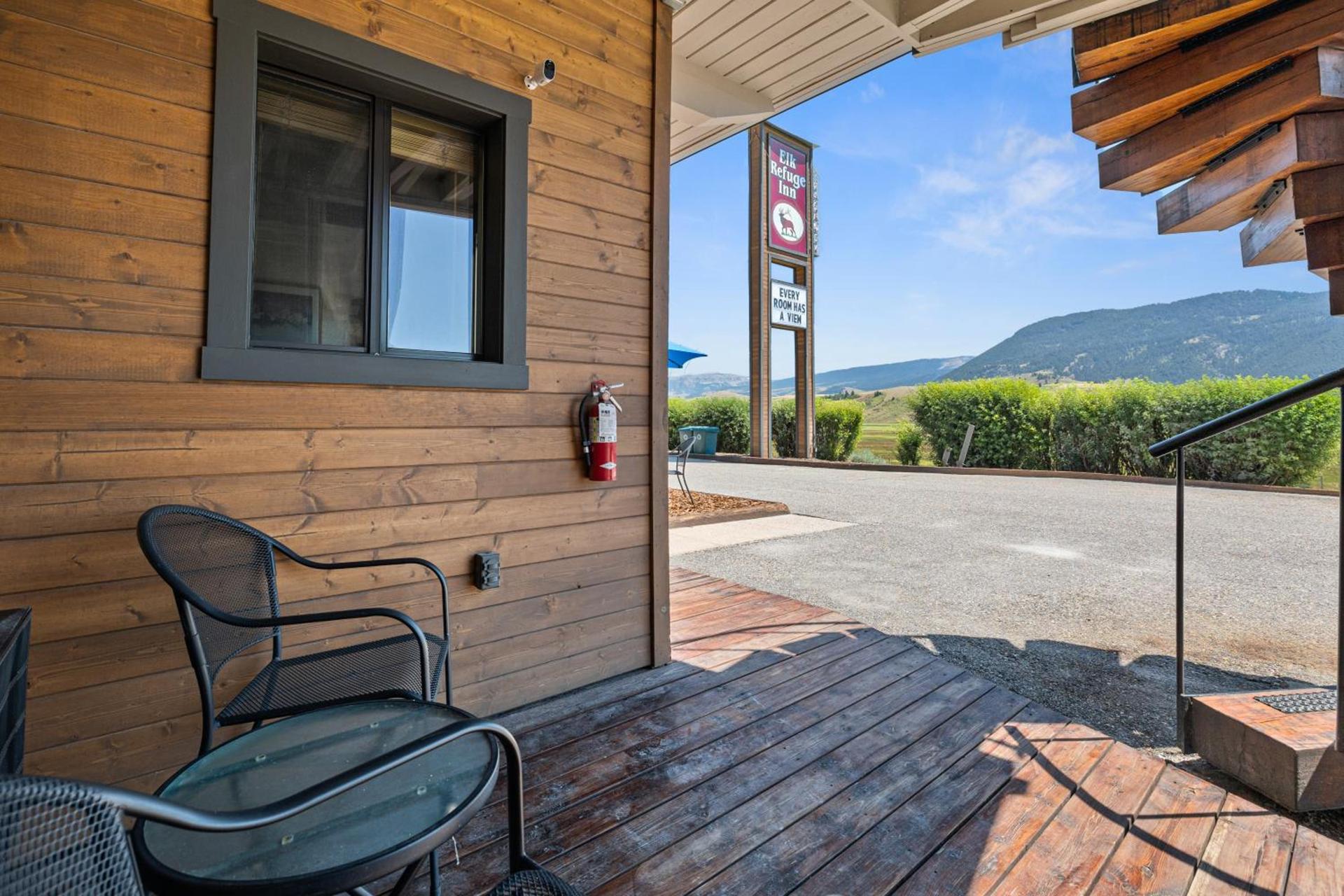 Elk Refuge Inn photo 94