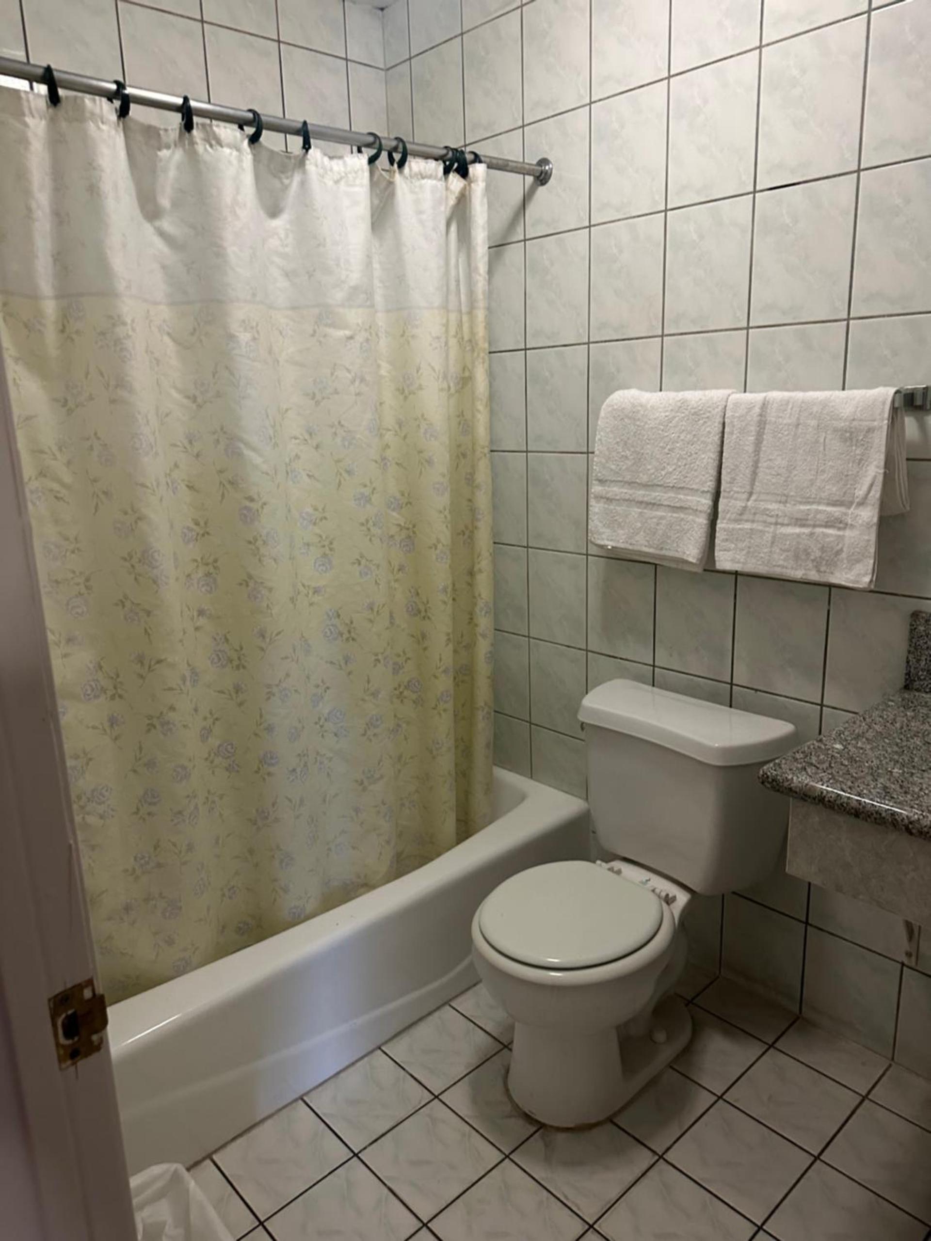 Plaza Inn Motel - Los Angeles area photo 23