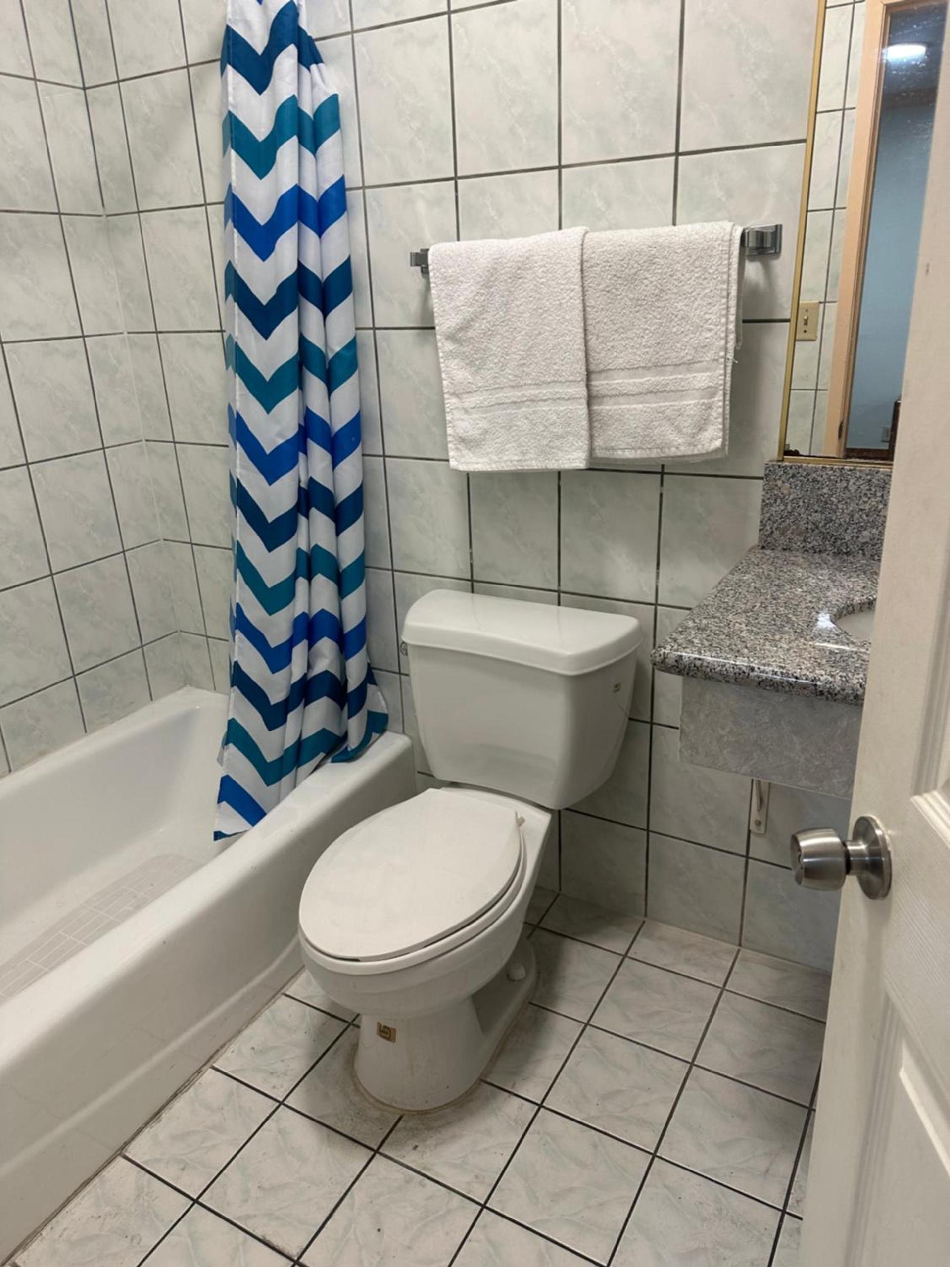 Plaza Inn Motel - Los Angeles area photo 27