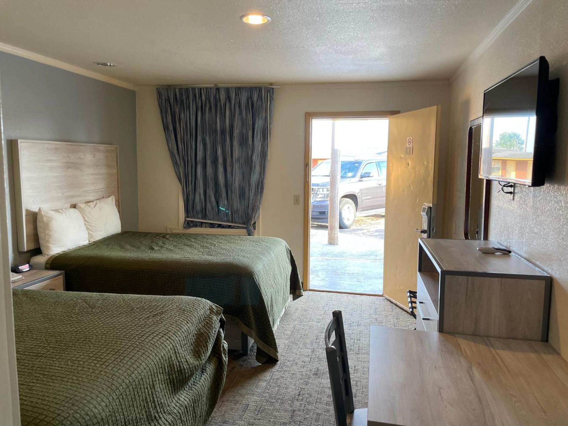 Antlers Budget Inn photo 15