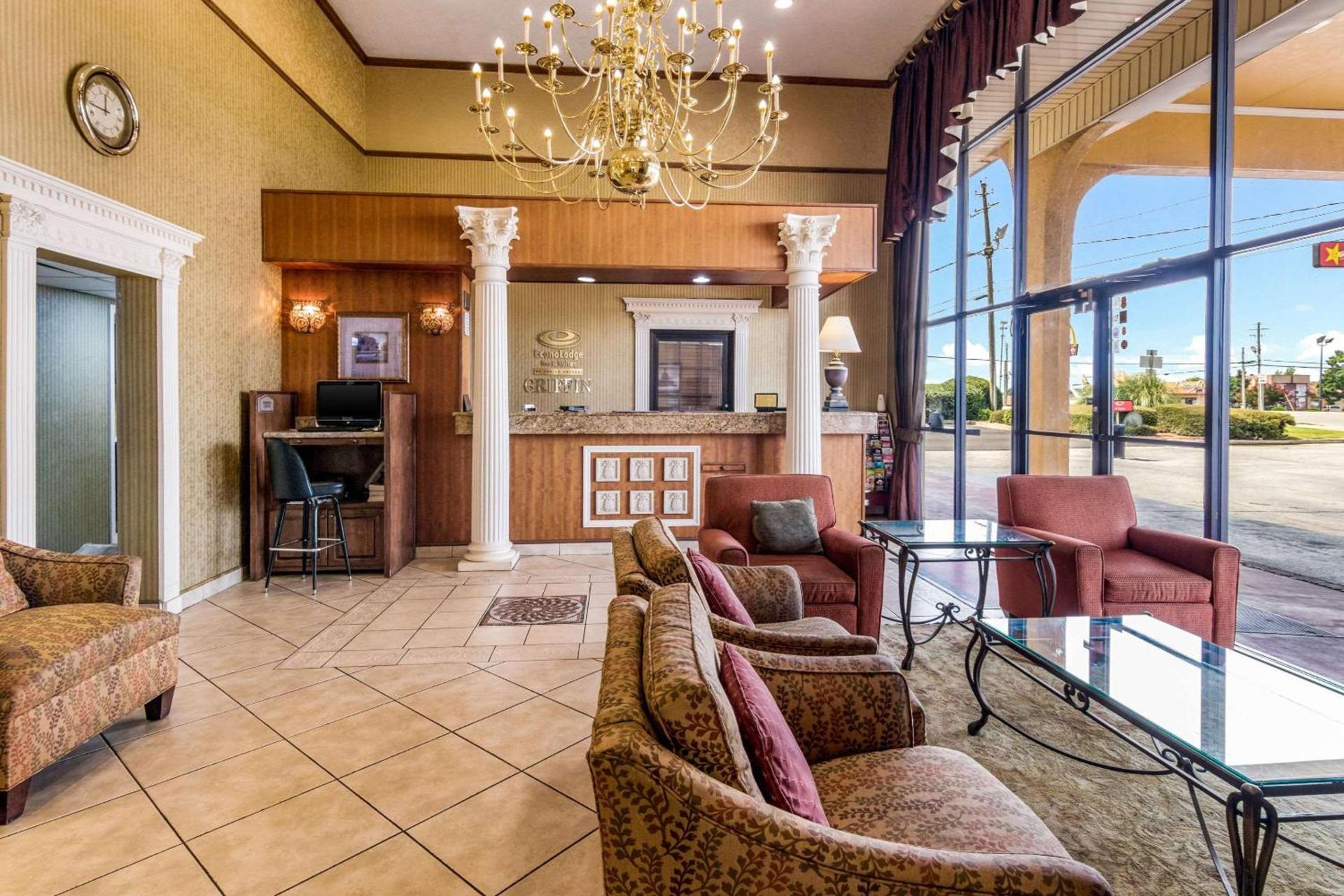 Econo Lodge Inn & Suites Griffin North photo 3