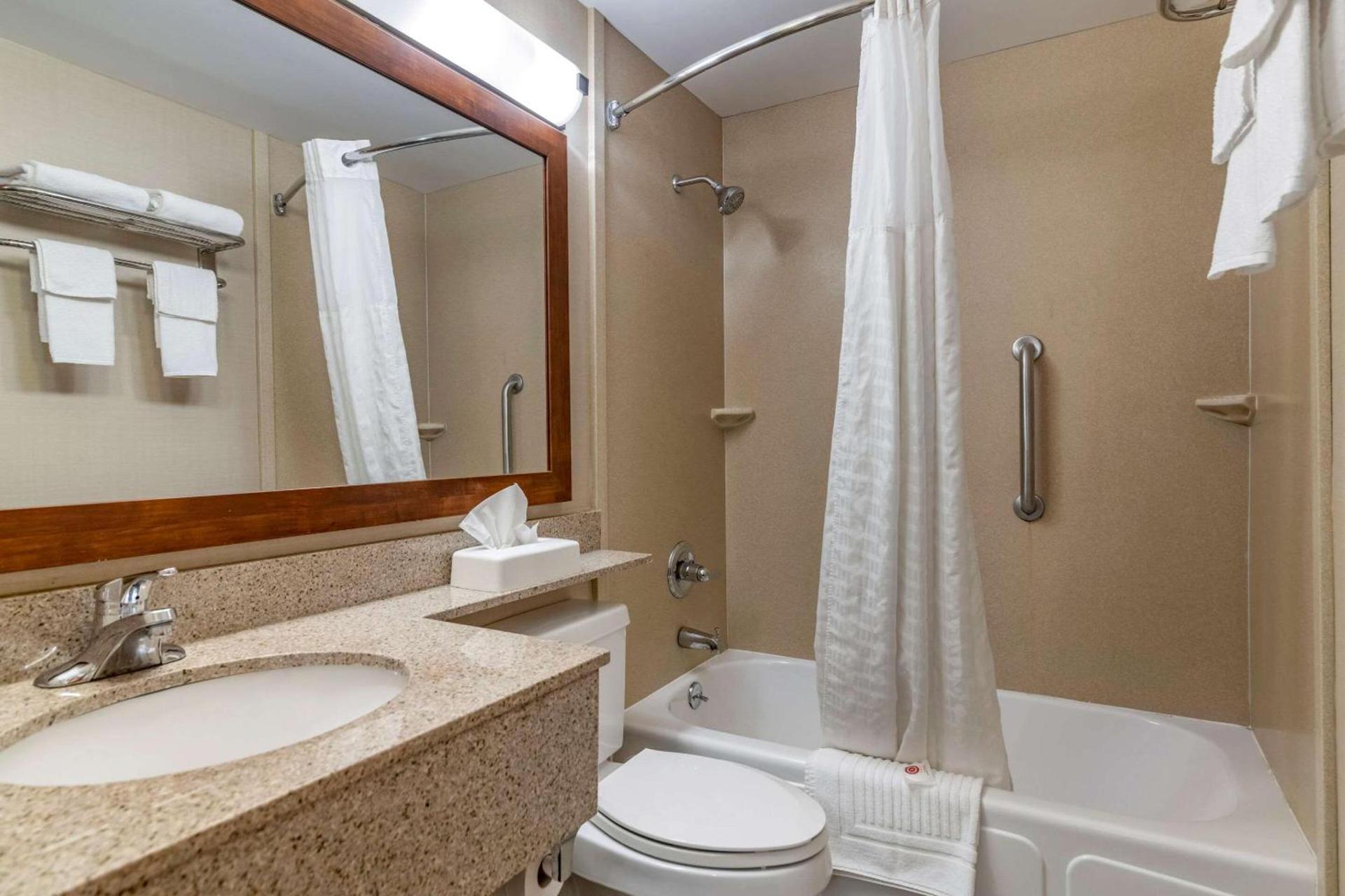 Comfort Inn Albany-South, Glenmont photo 24