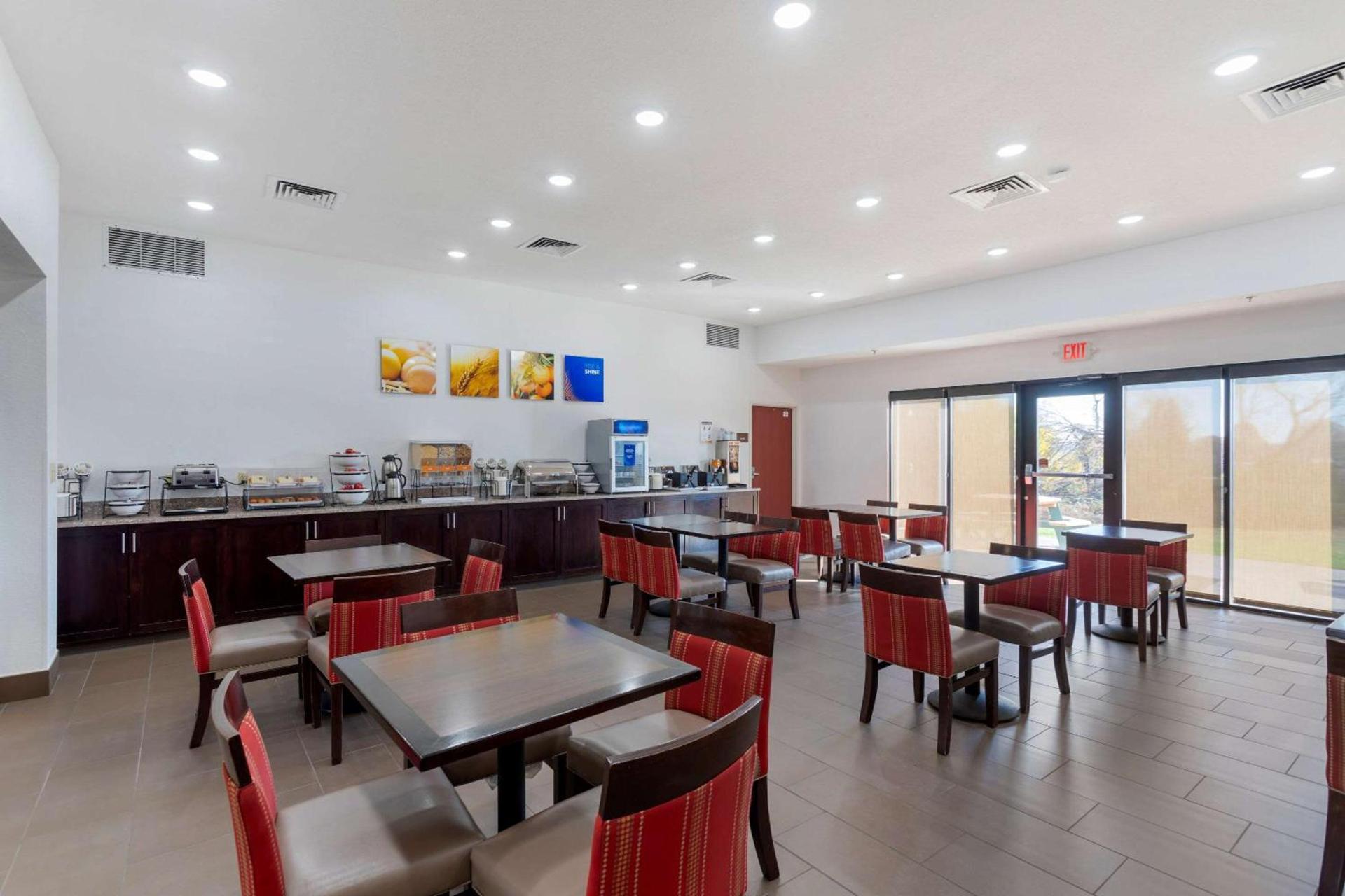 Comfort Inn & Suites Cave City photo 19