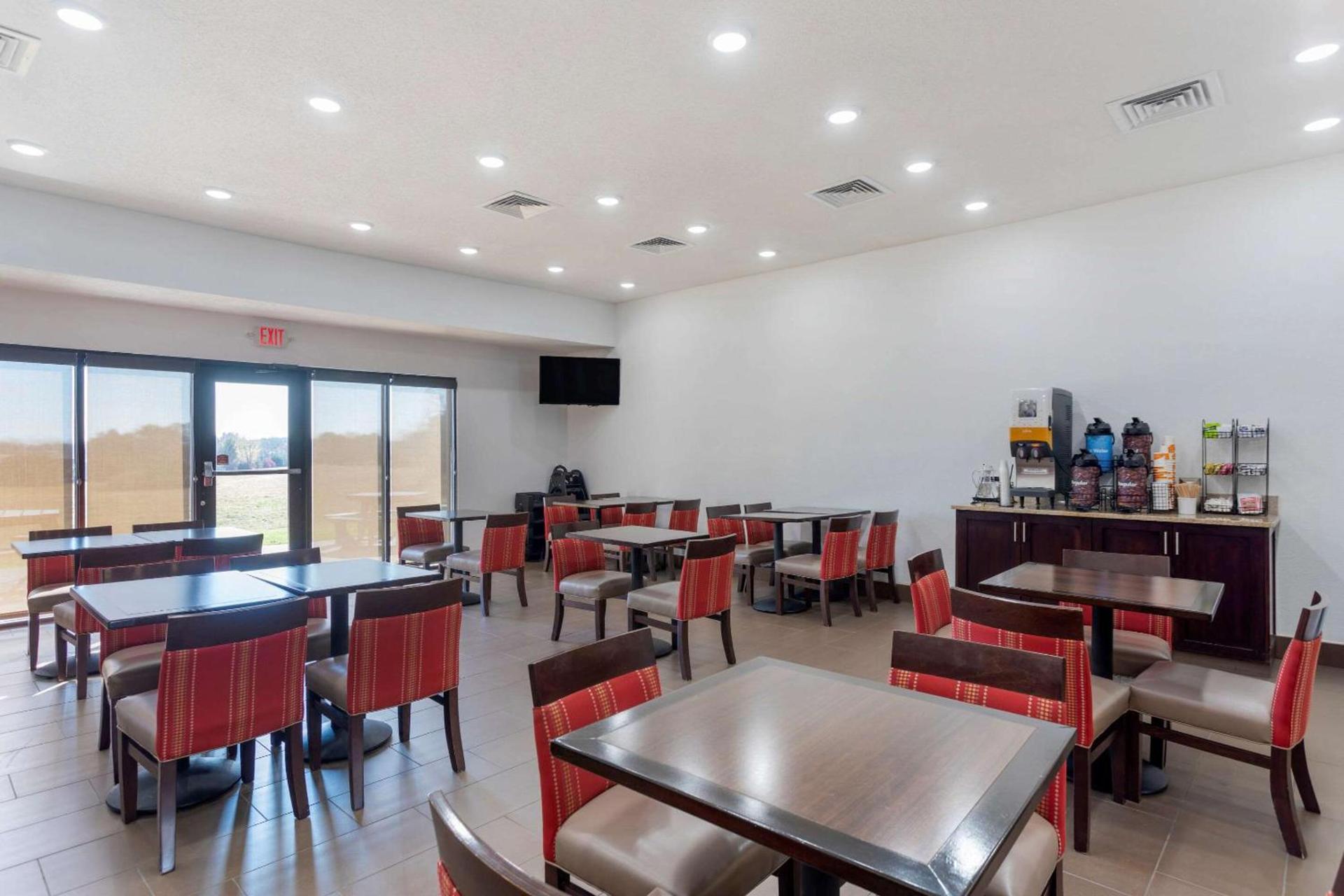 Comfort Inn & Suites Cave City photo 21