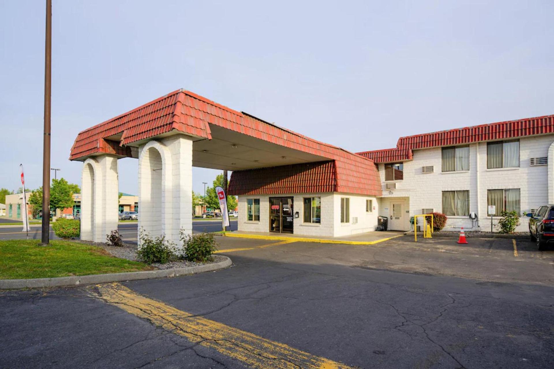Hermiston Inn & Suites photo 1