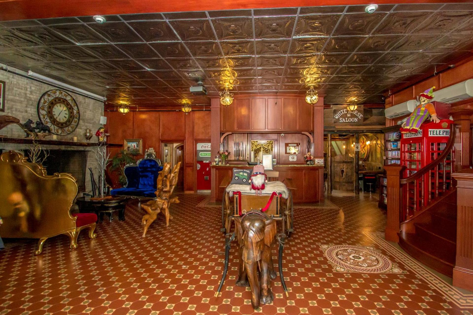 Adventure Suites photo 3