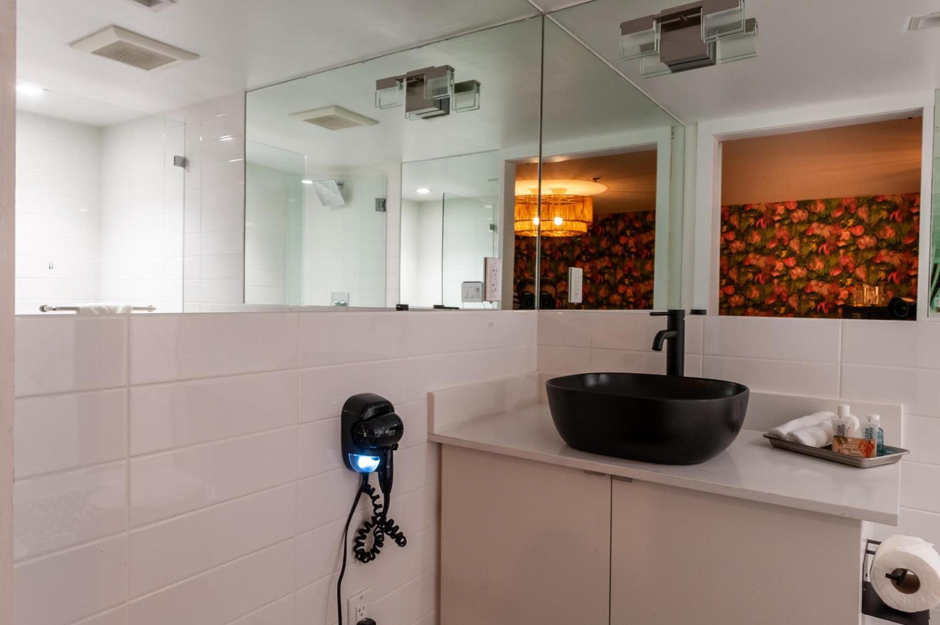 Whitelaw Hotel photo 56