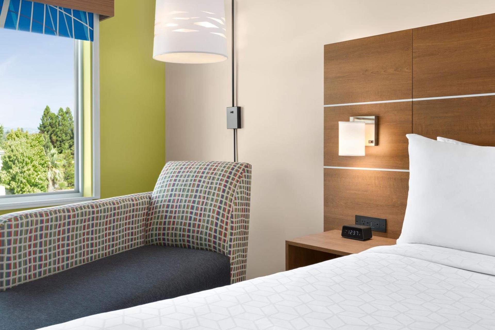 Holiday Inn Express & Suites - Ukiah by IHG photo 27