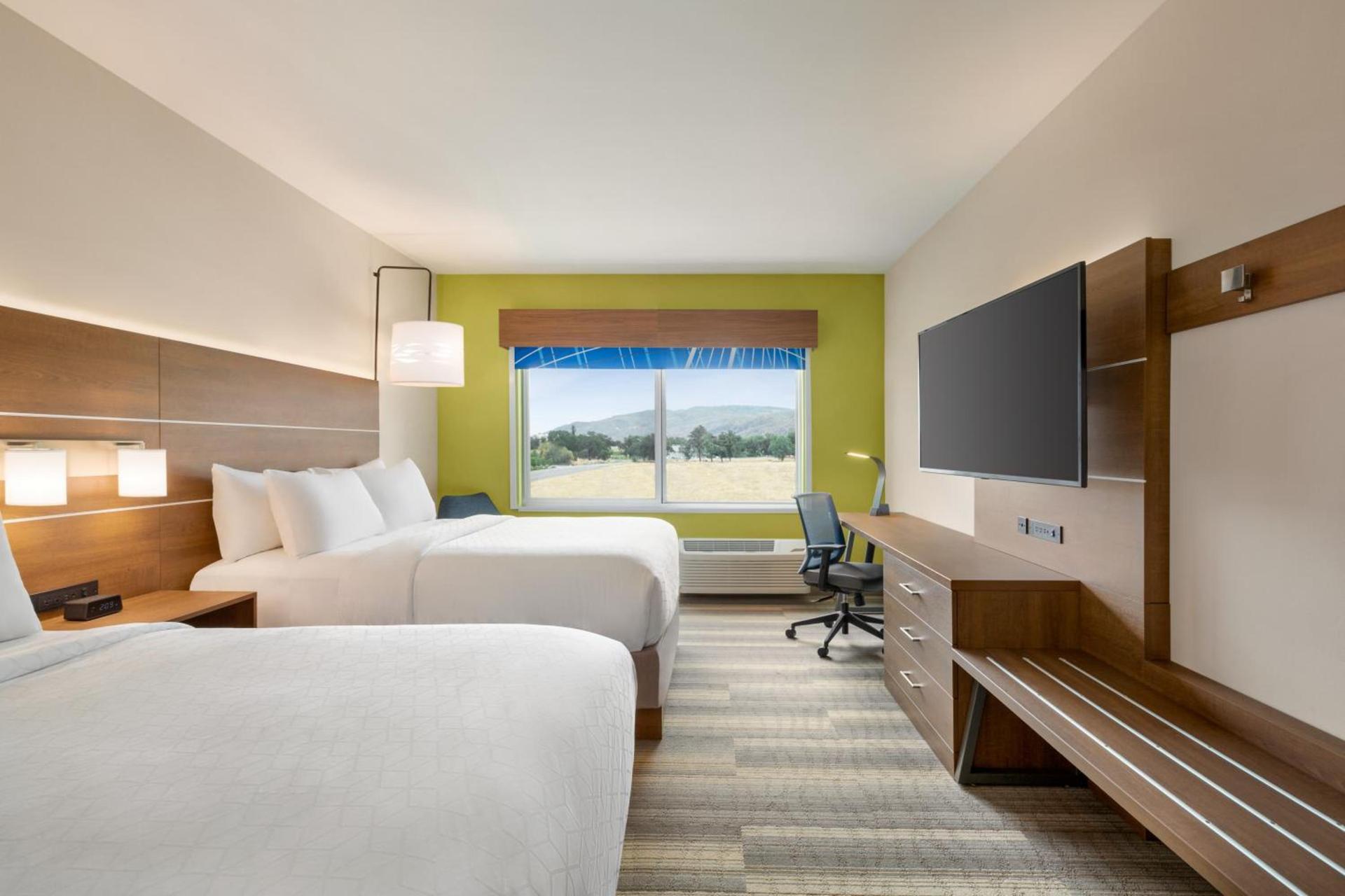 Holiday Inn Express & Suites - Ukiah by IHG photo 42