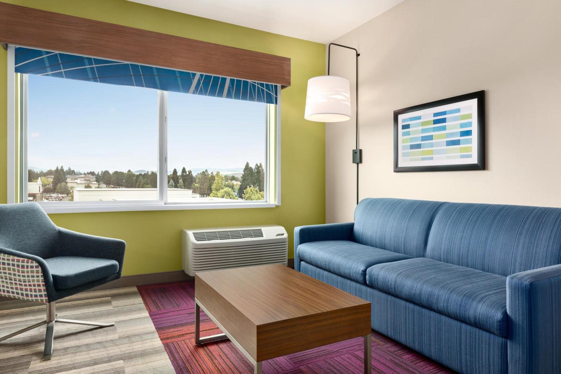 Holiday Inn Express & Suites - Ukiah by IHG photo 24