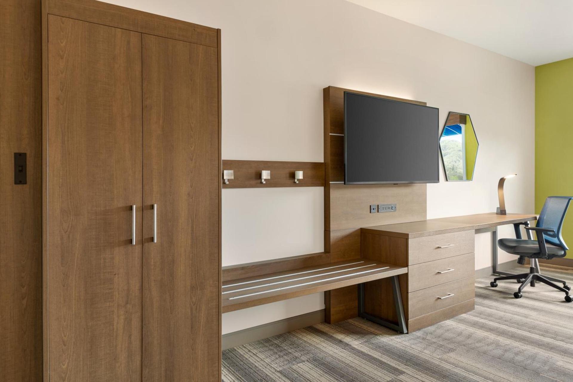 Holiday Inn Express & Suites - Ukiah by IHG photo 35