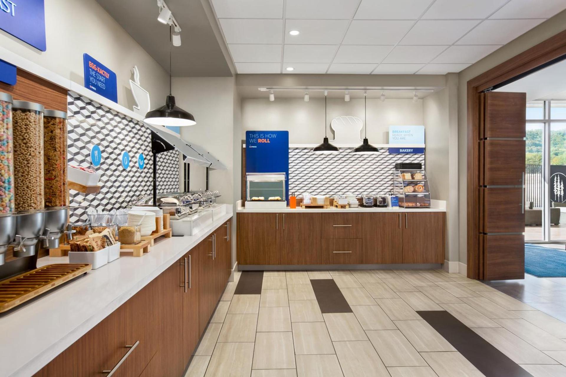 Holiday Inn Express & Suites - Ukiah by IHG photo 12