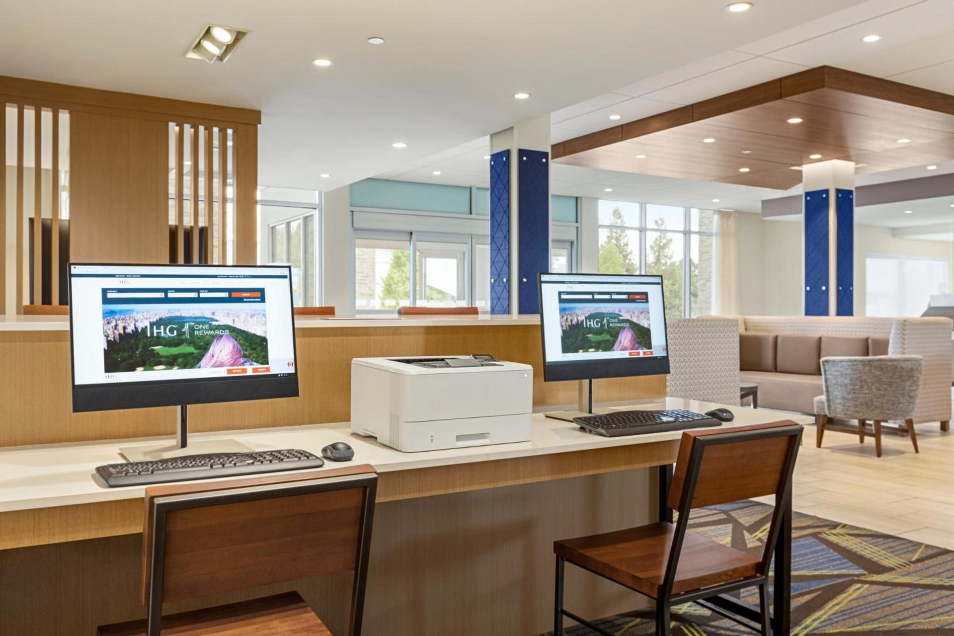 Holiday Inn Express & Suites - Ukiah by IHG photo 11