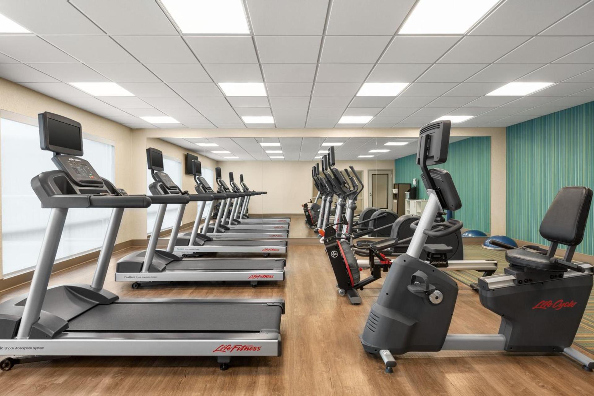 Holiday Inn Express & Suites - Ukiah by IHG photo 15