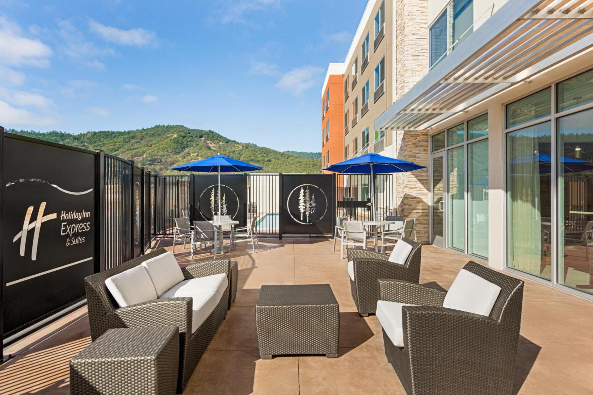 Holiday Inn Express & Suites - Ukiah by IHG photo 3