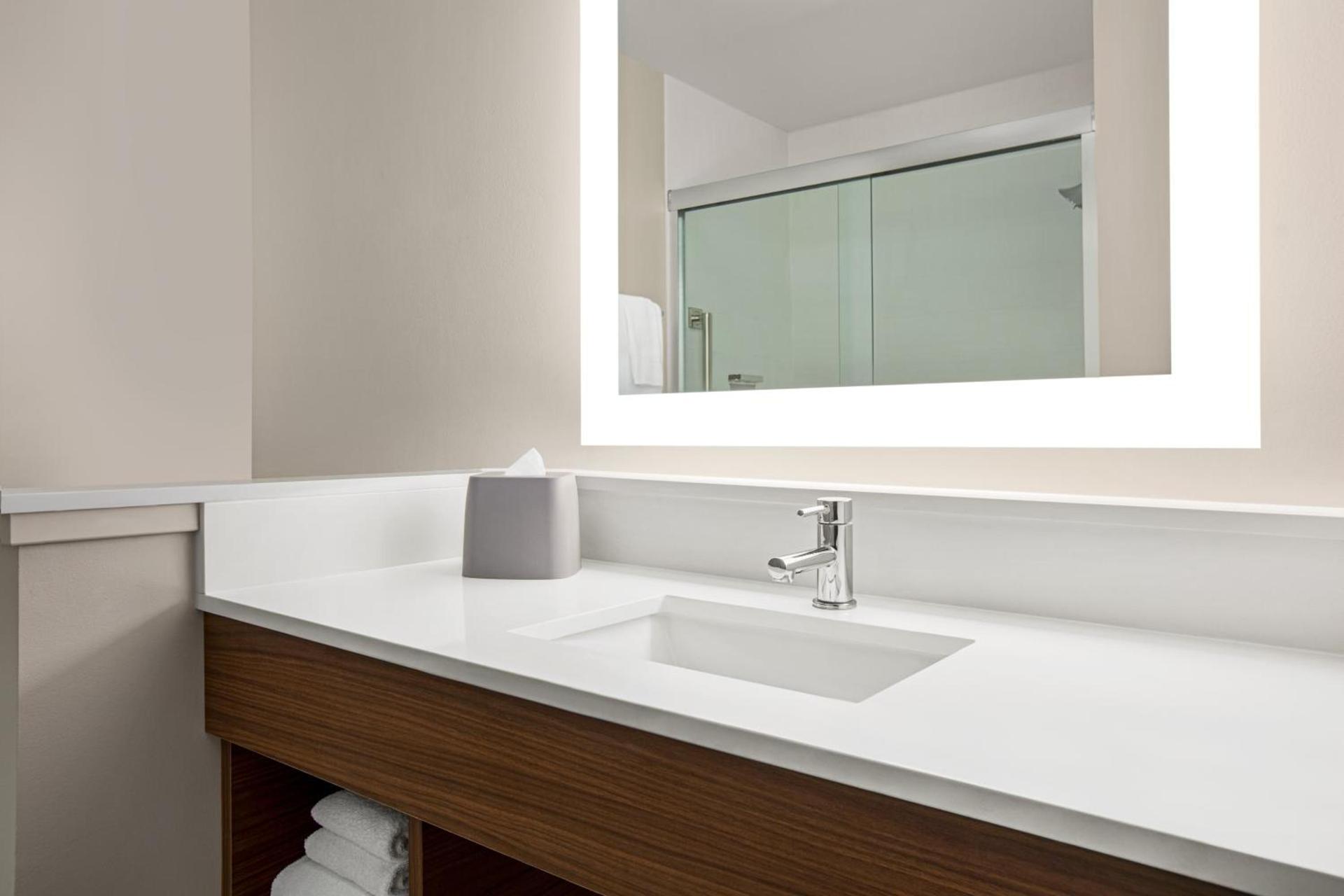 Holiday Inn Express & Suites - Ukiah by IHG photo 41