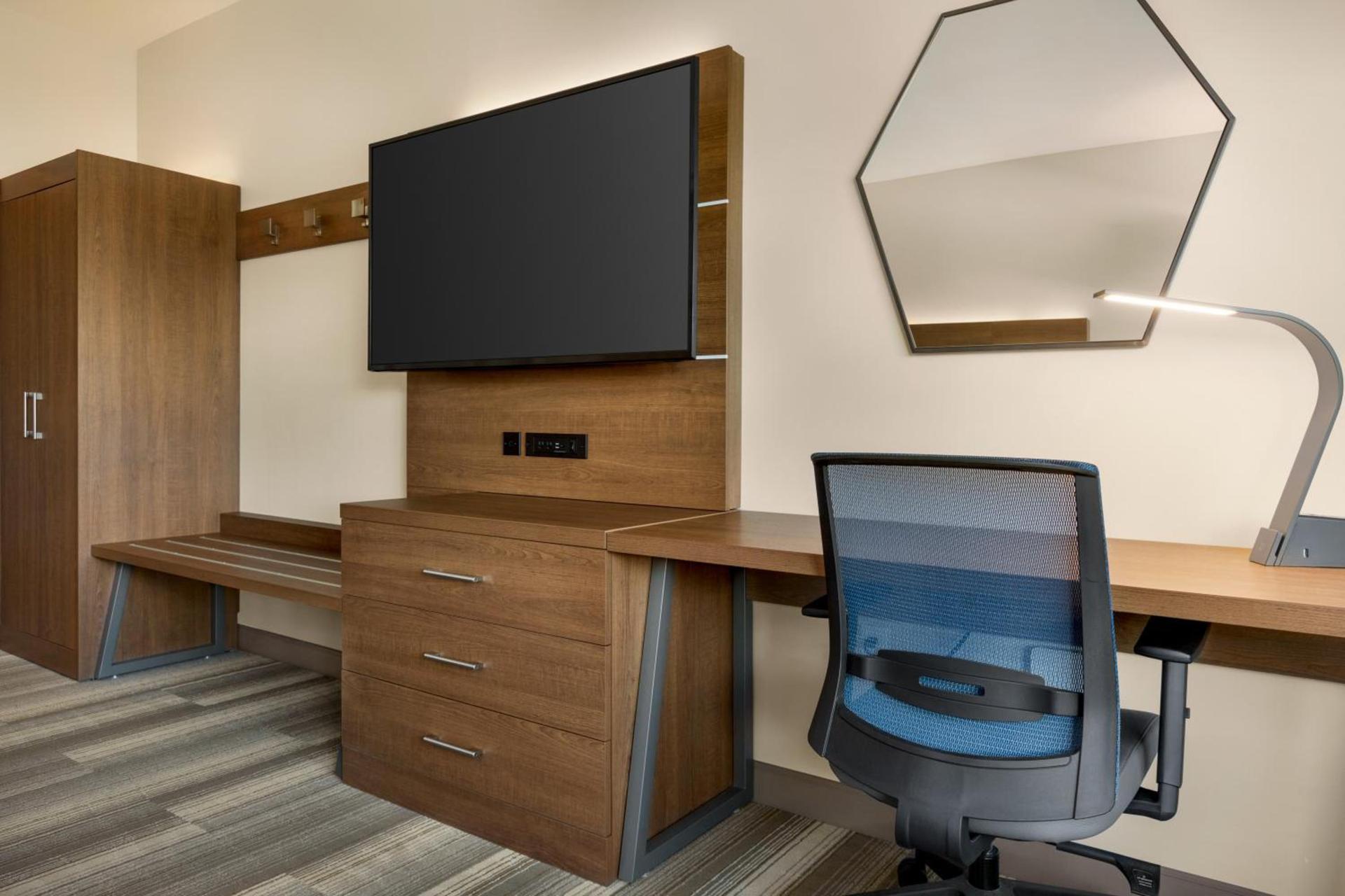 Holiday Inn Express & Suites - Ukiah by IHG photo 43