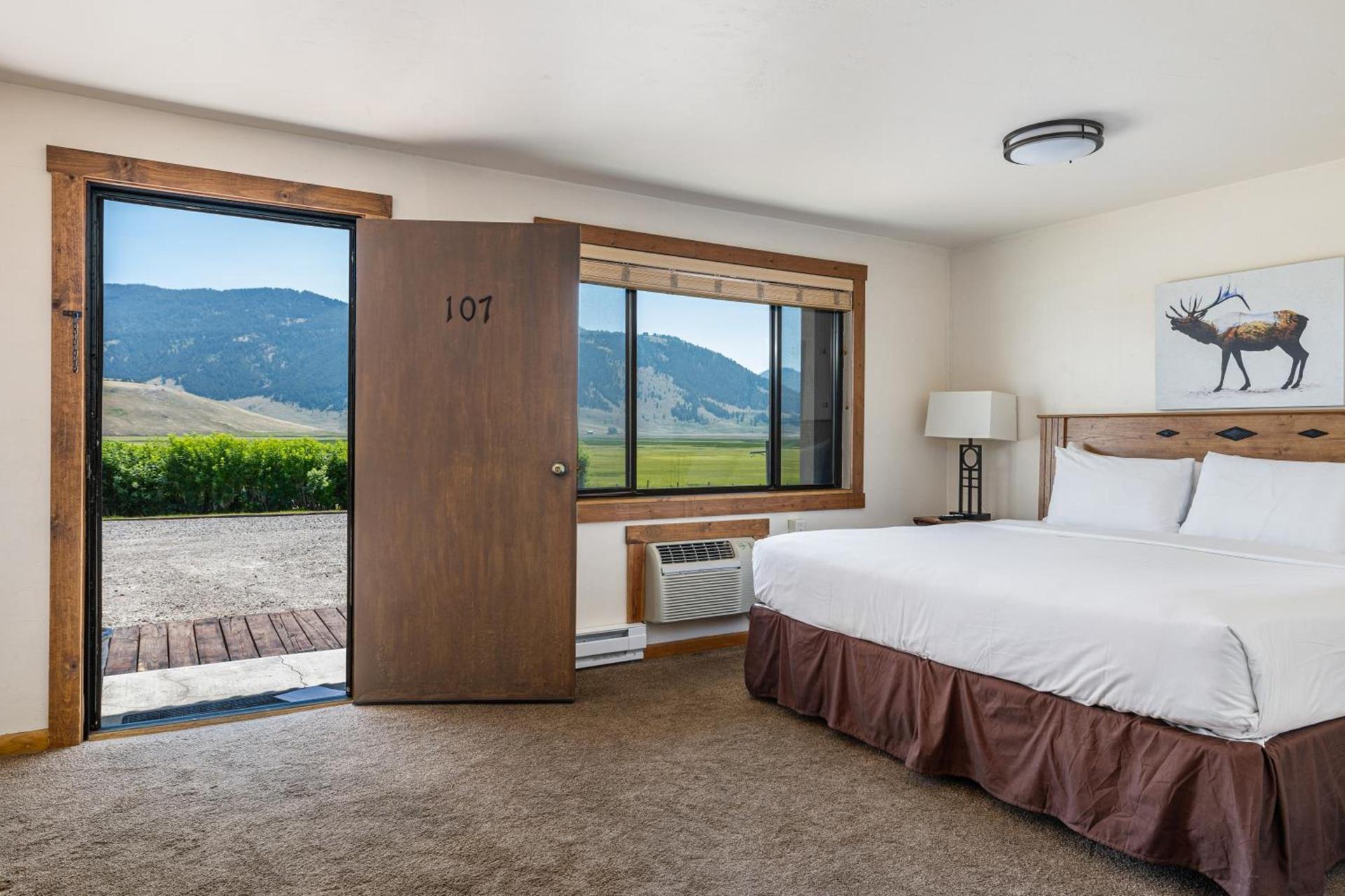 Elk Refuge Inn photo 11