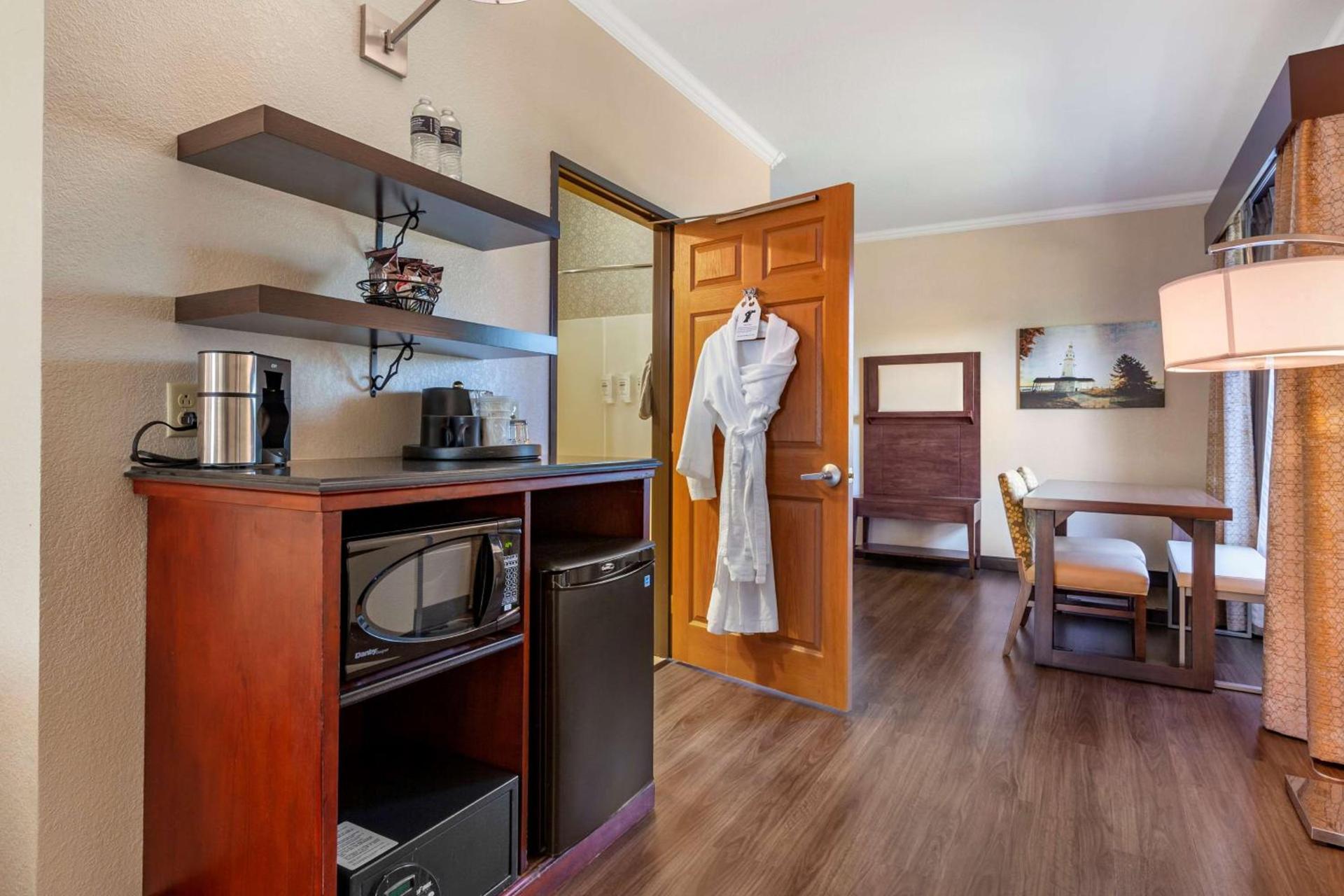 Best Western Premier Bridgewood Hotel Resort photo 23