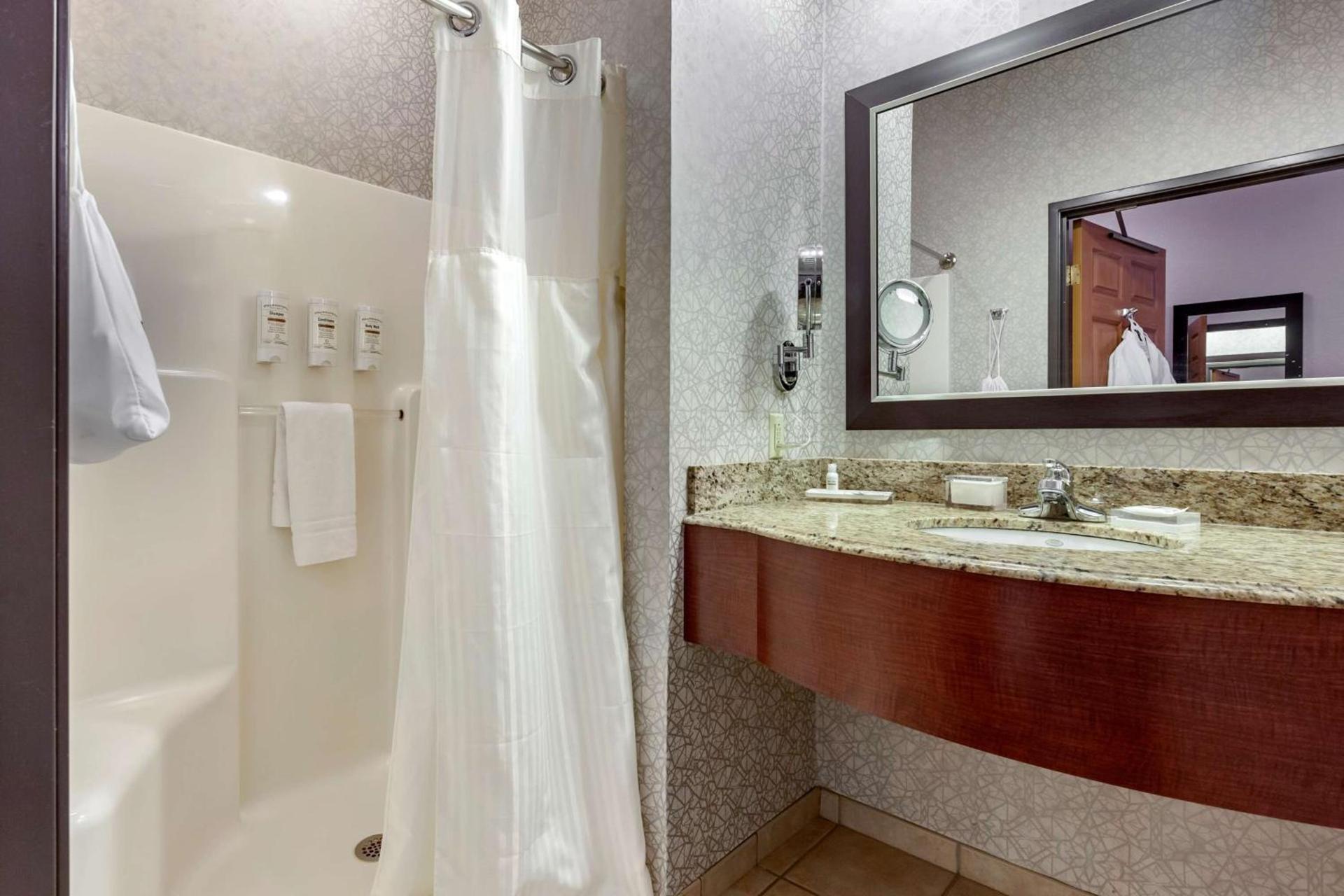 Best Western Premier Bridgewood Hotel Resort photo 19