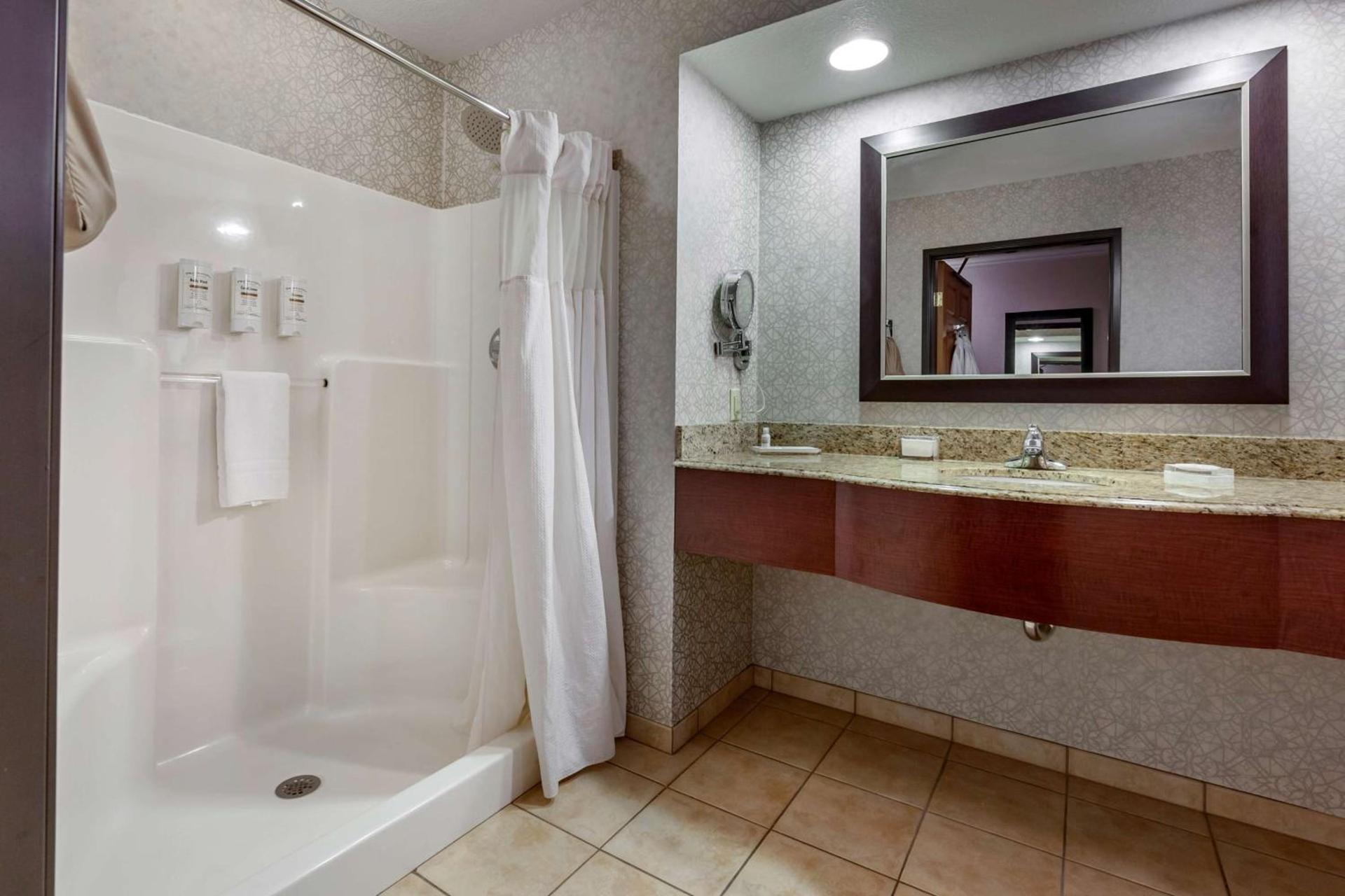 Best Western Premier Bridgewood Hotel Resort photo 36