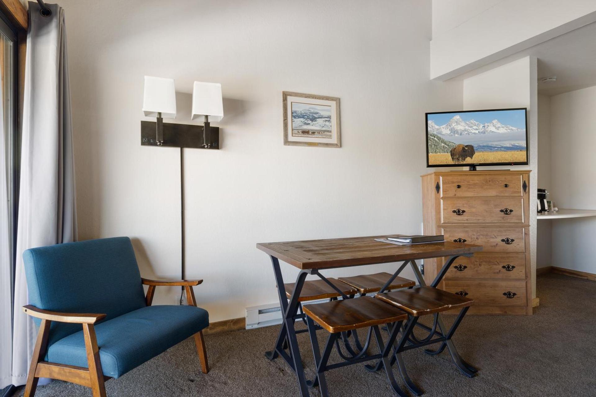 Elk Refuge Inn photo 92