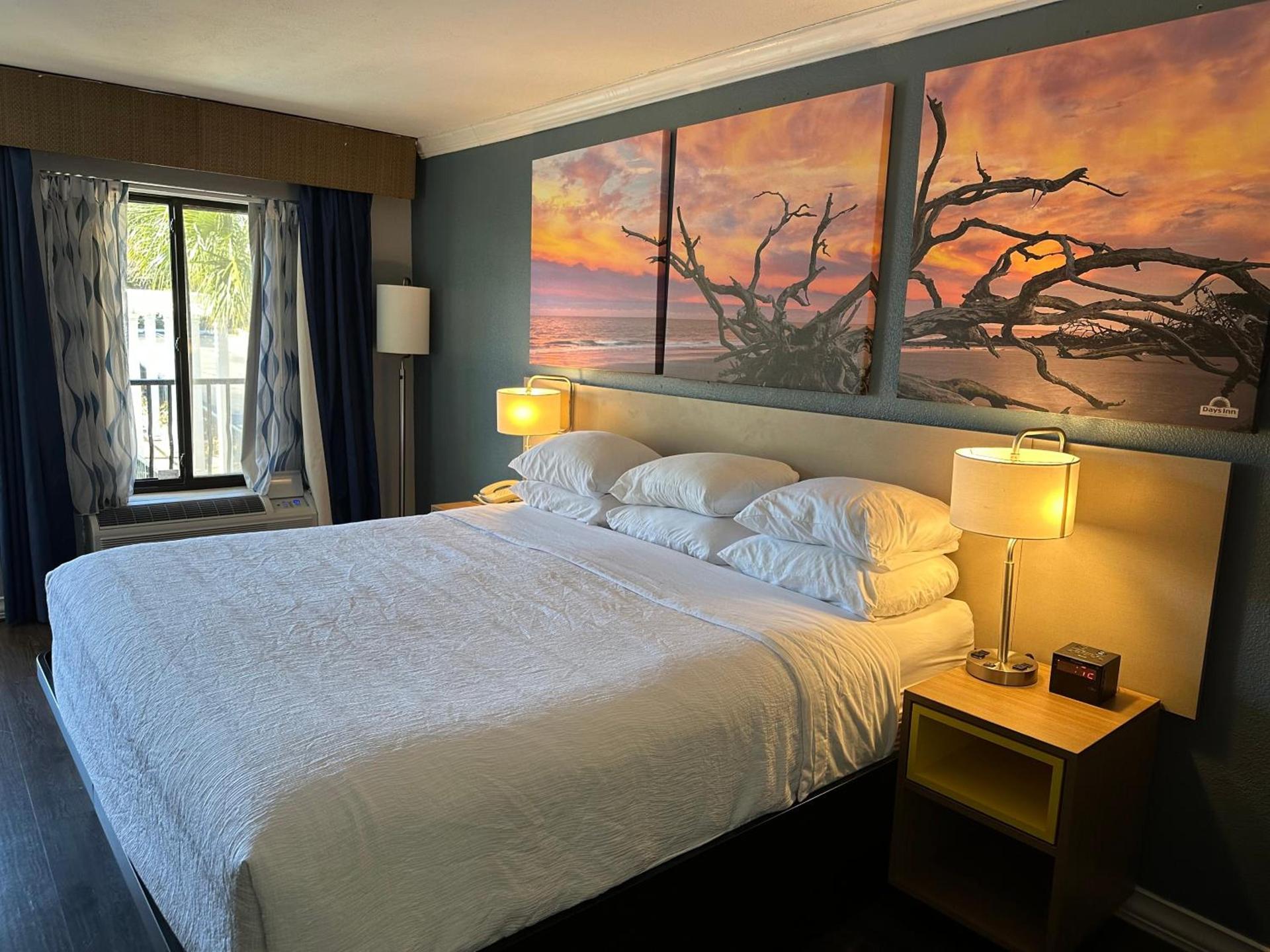 Days Inn by Wyndham Pensacola - Historic Downtown photo 6