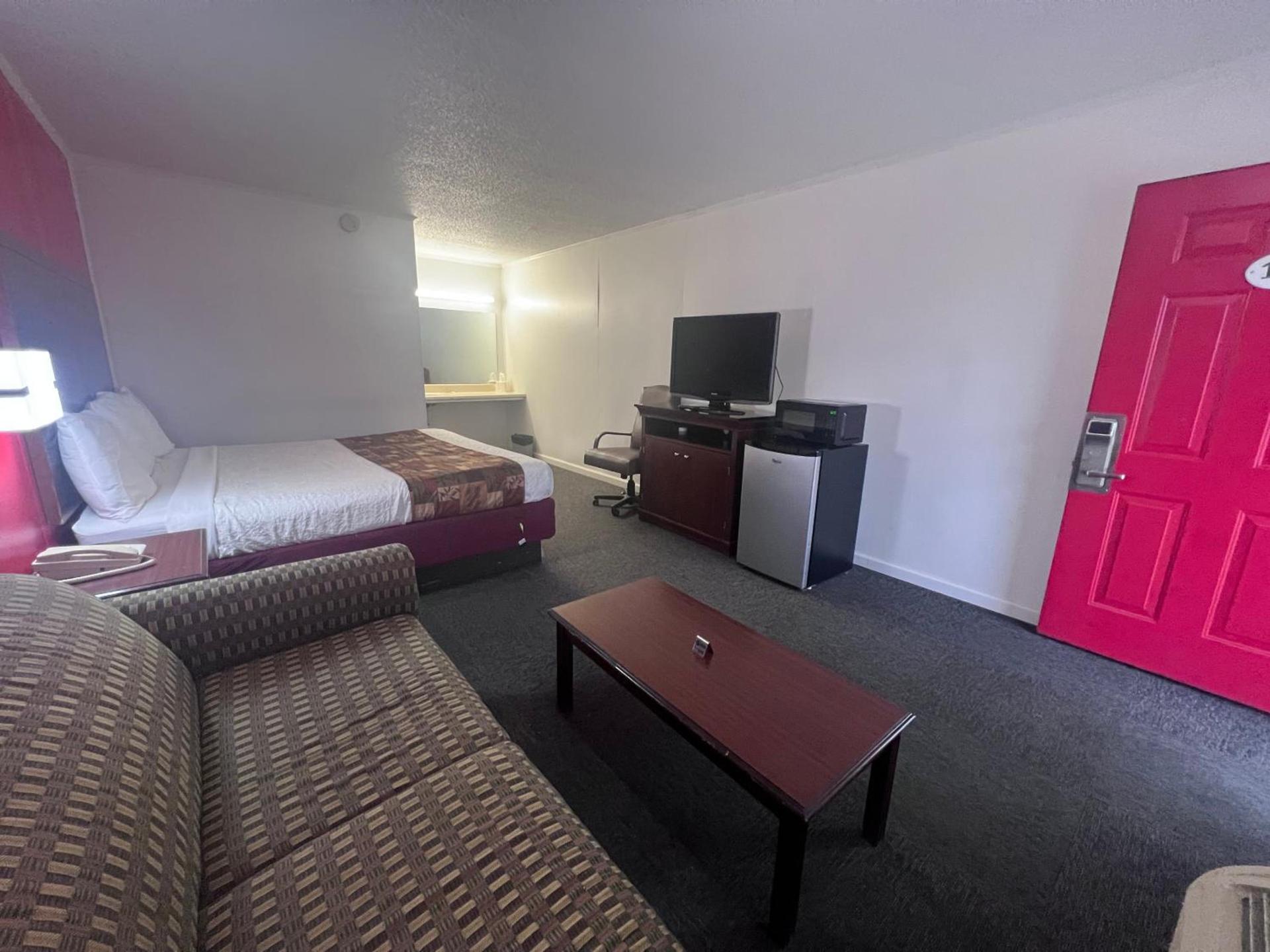 Smith Motel photo 29