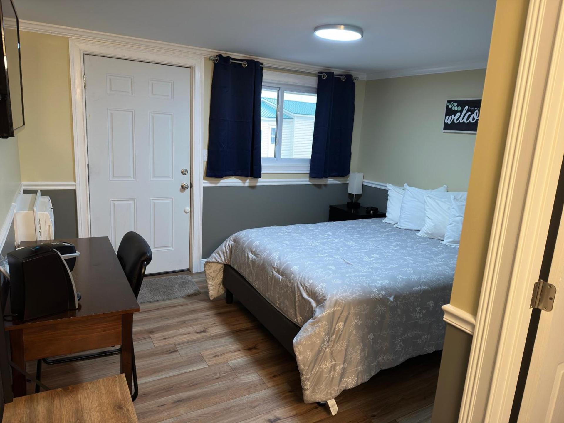 Sunset Motel at Armand's Gardens photo 60