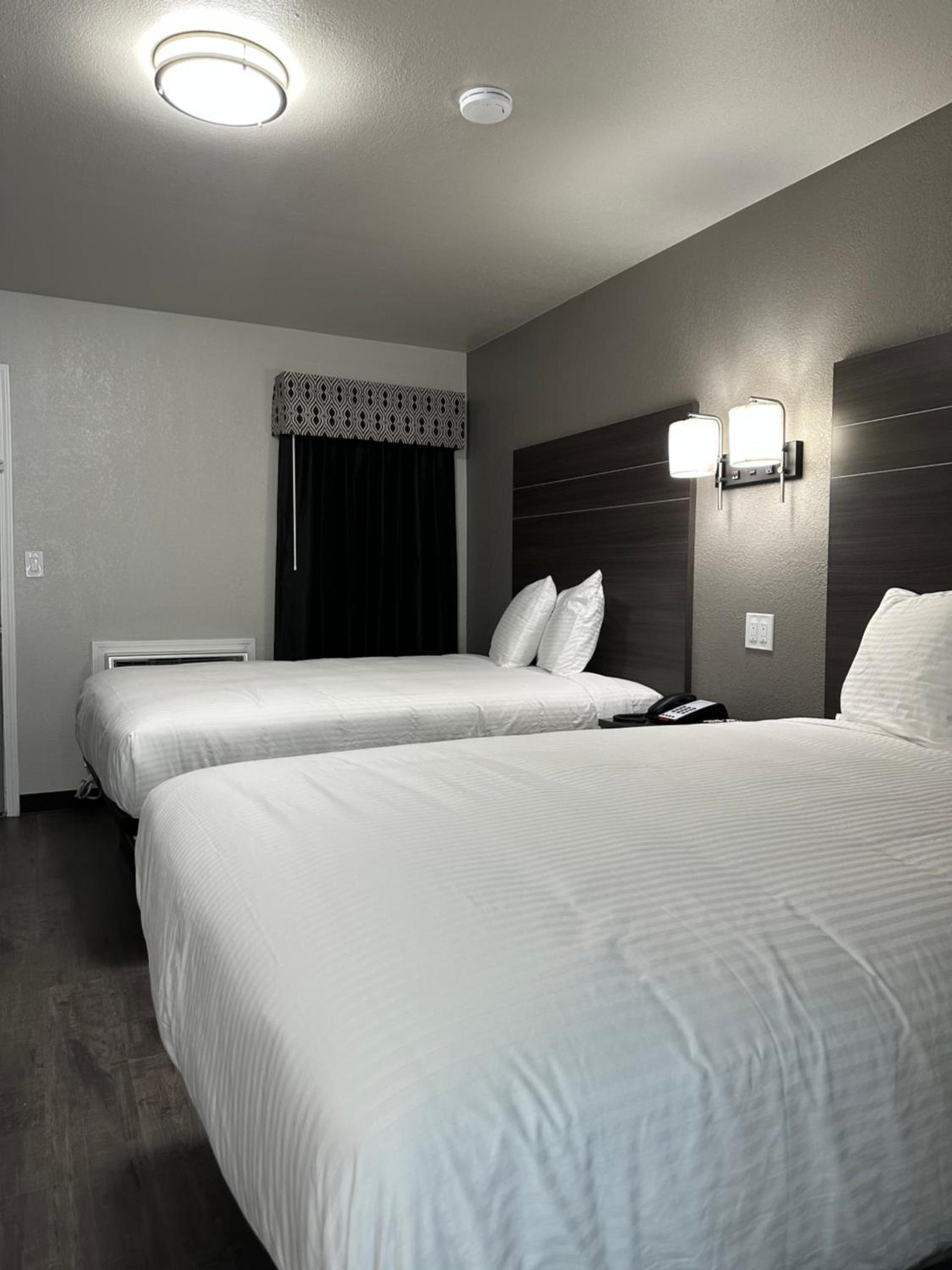 Sleepy Traveler Motel photo 2