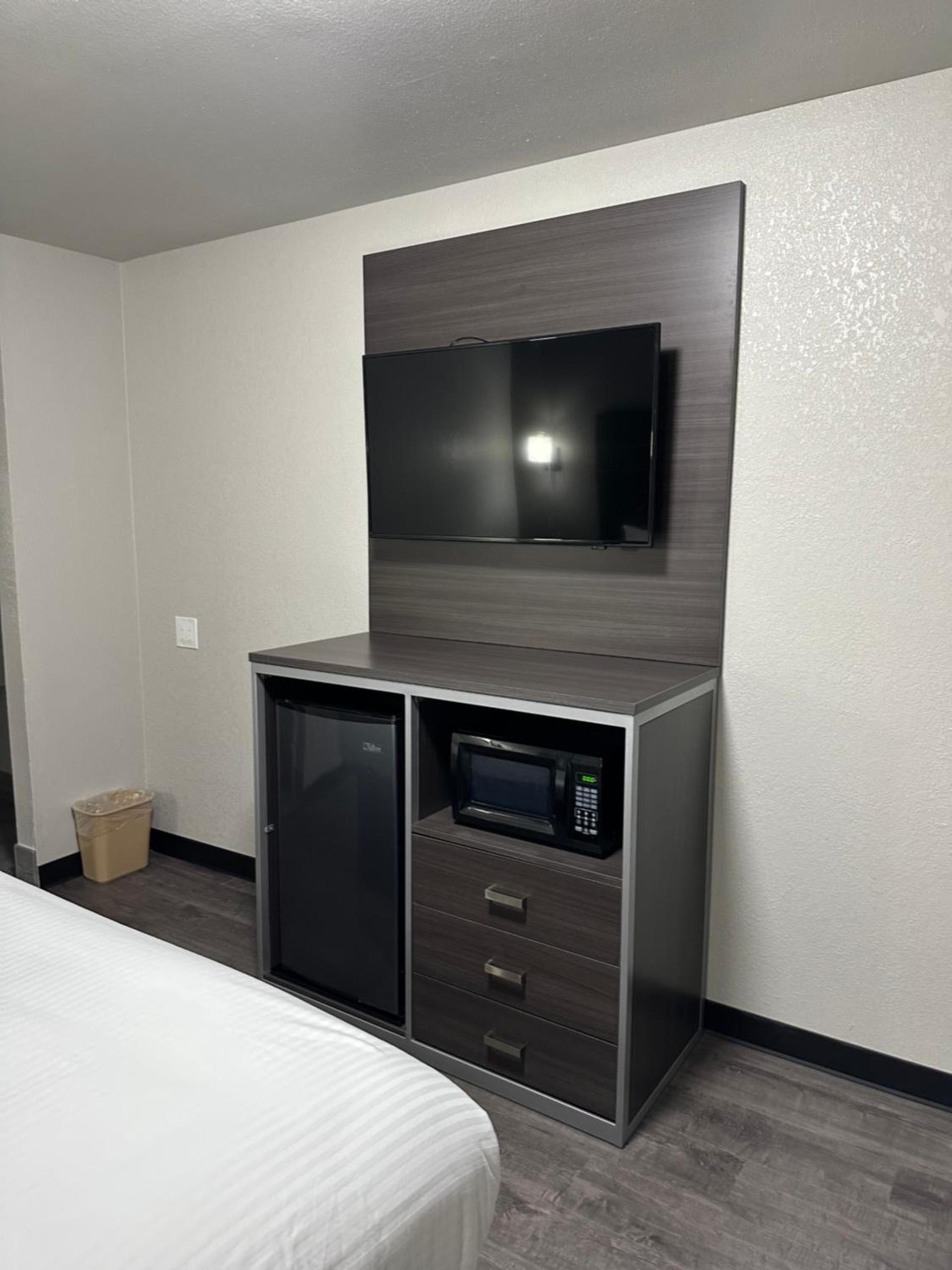 Sleepy Traveler Motel photo 15