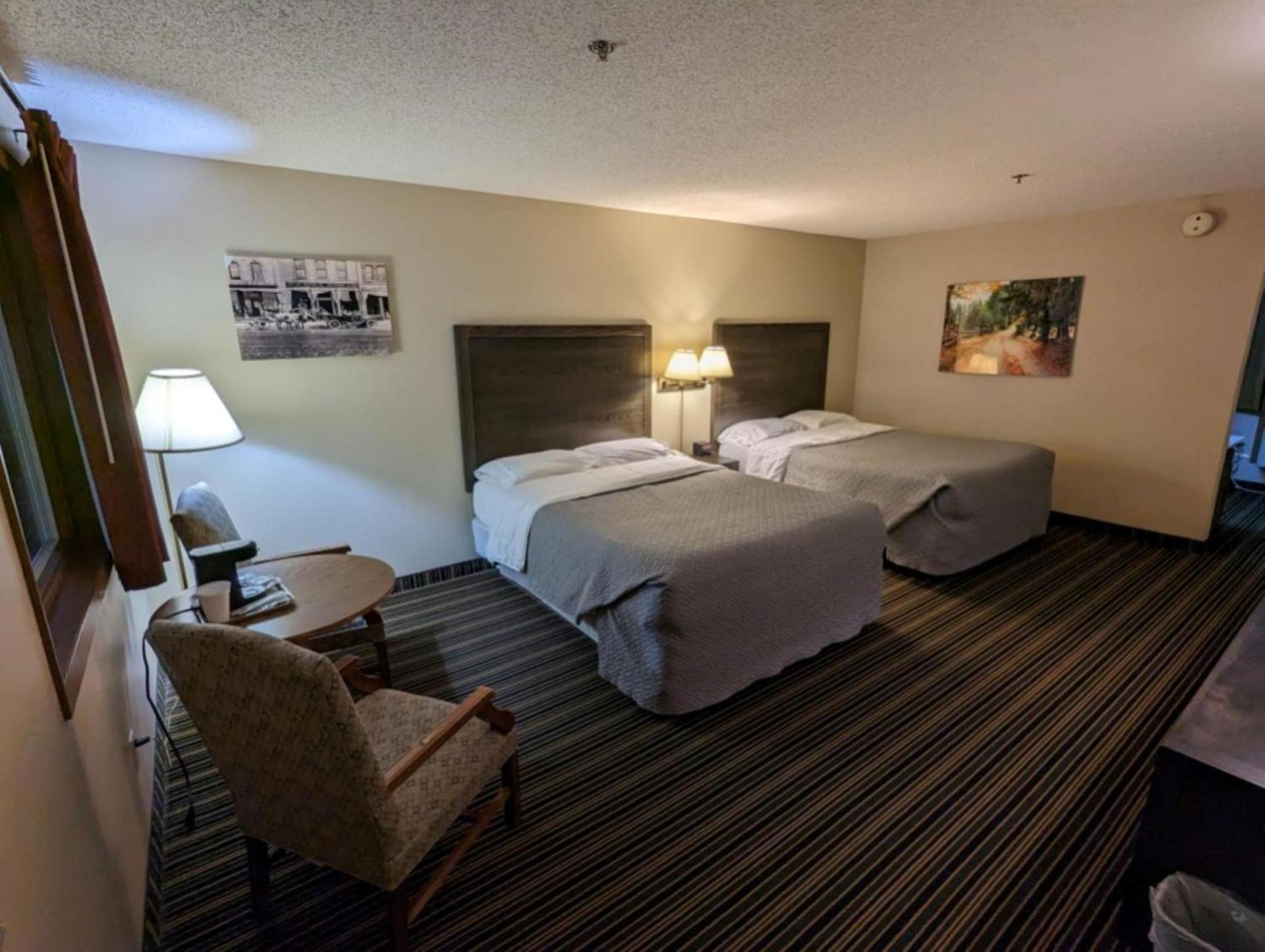 Woodfield Inn and Suites photo 9