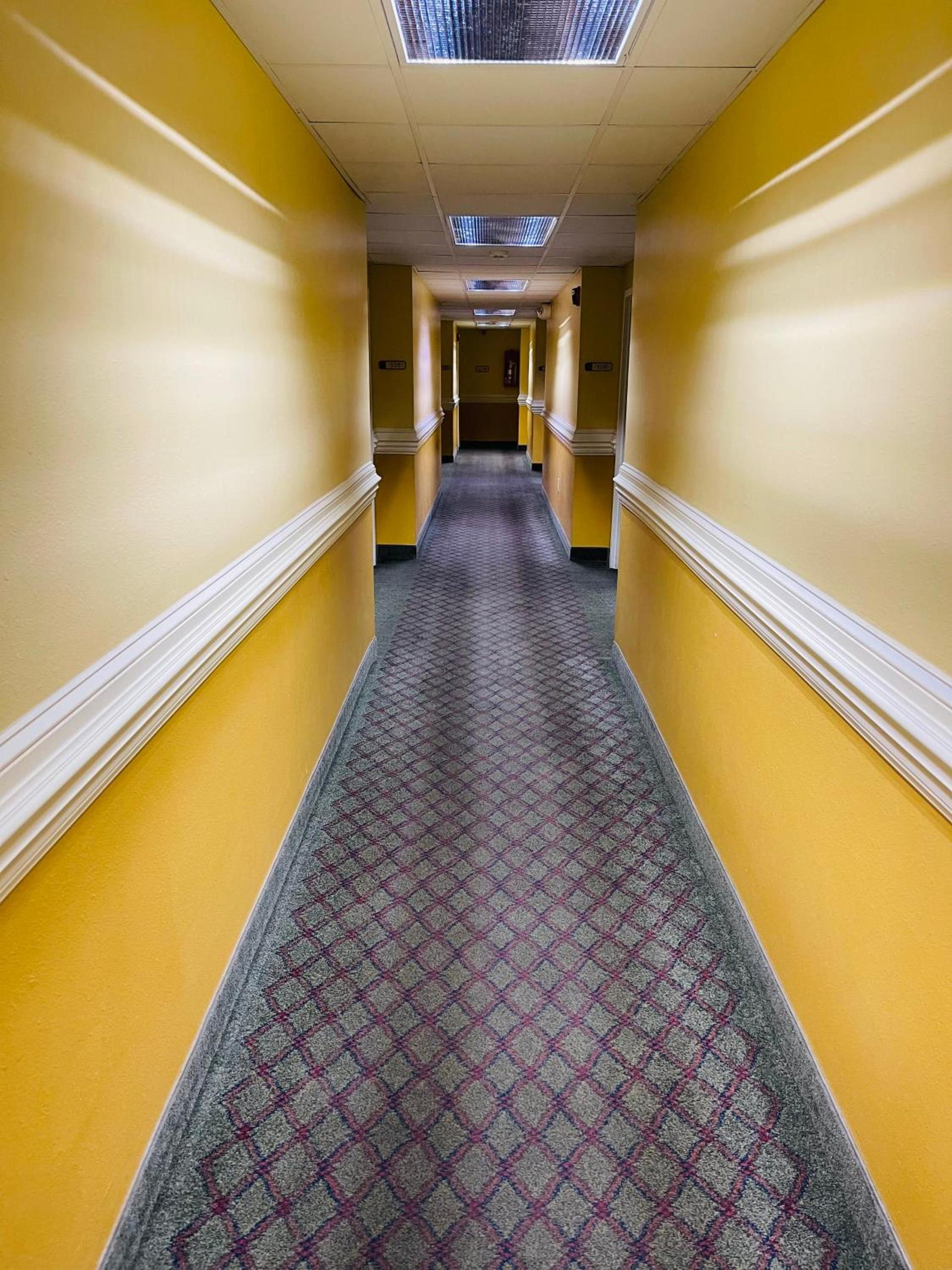 Mountain inn & suites - Dunlap TN photo 10