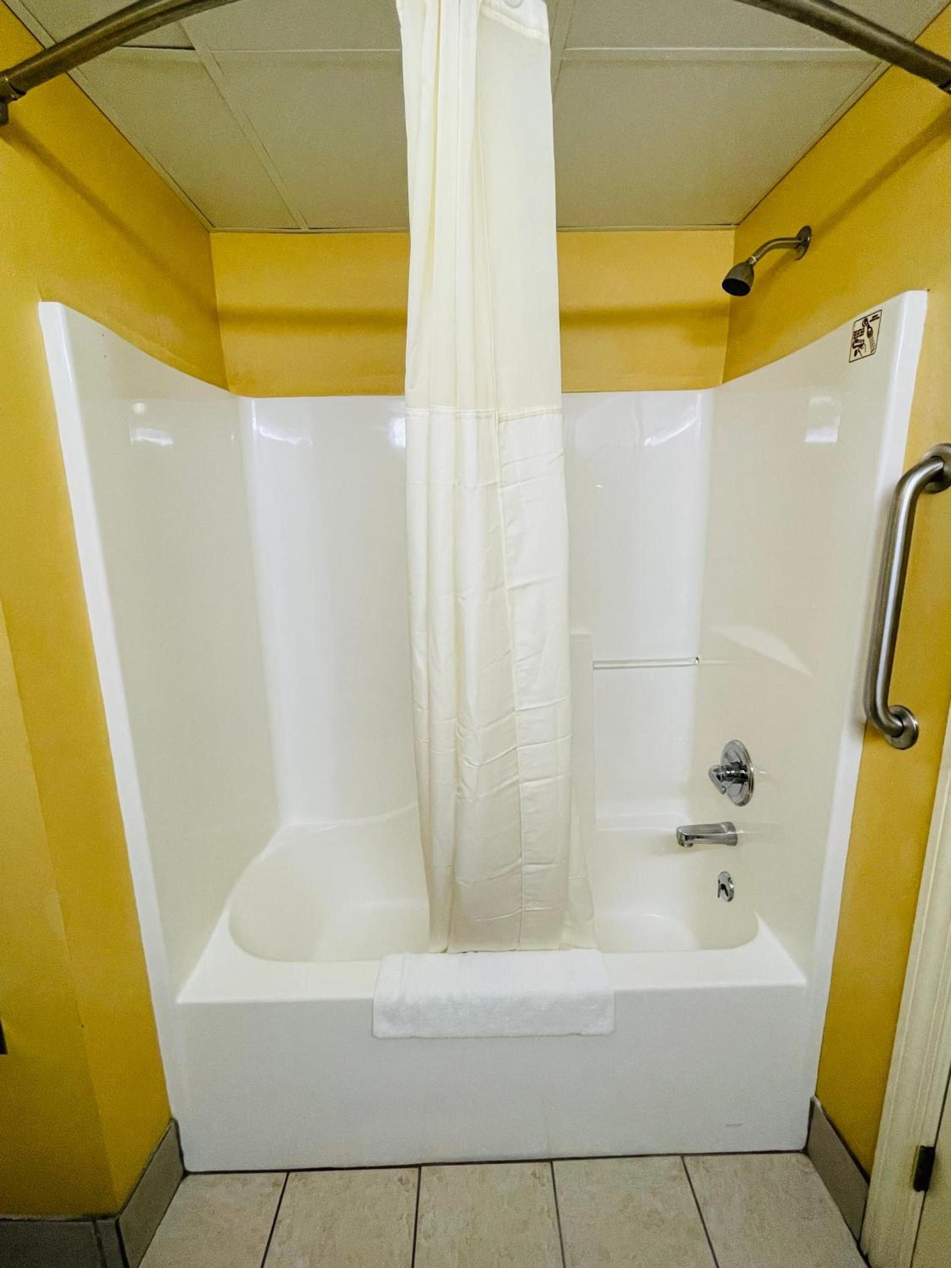 Mountain inn & suites - Dunlap TN photo 15
