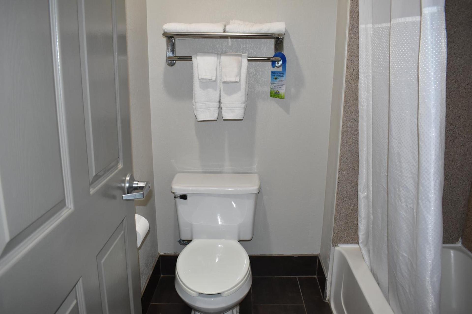 Days Inn by Wyndham Nacogdoches/SFA University/Downtown photo 41