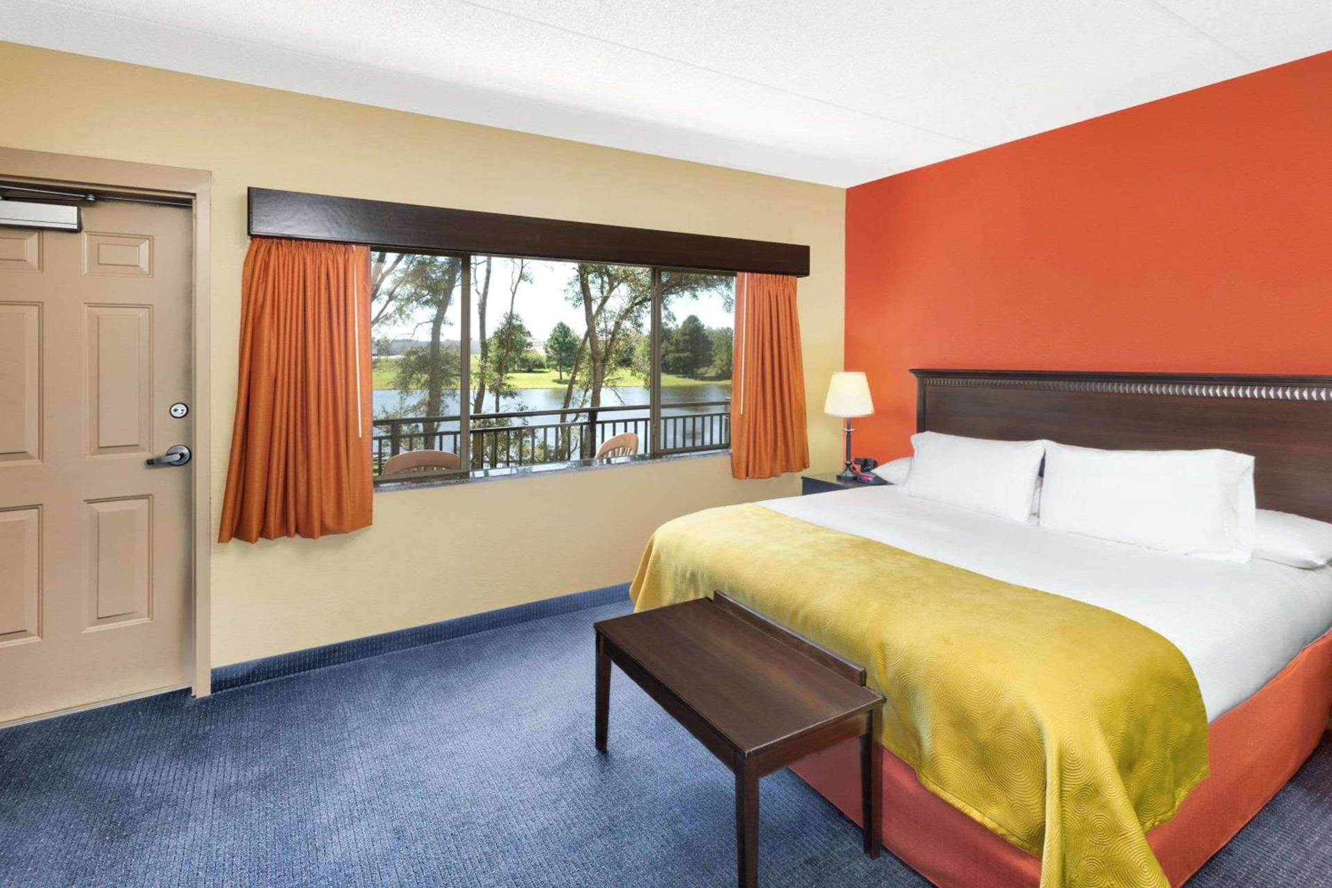 AmericInn by Wyndham Vidalia photo 8